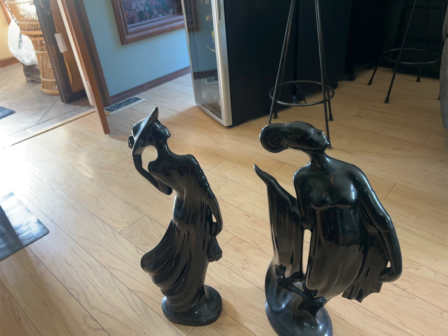 2 ceramic figurines of elegant lady - photo 2