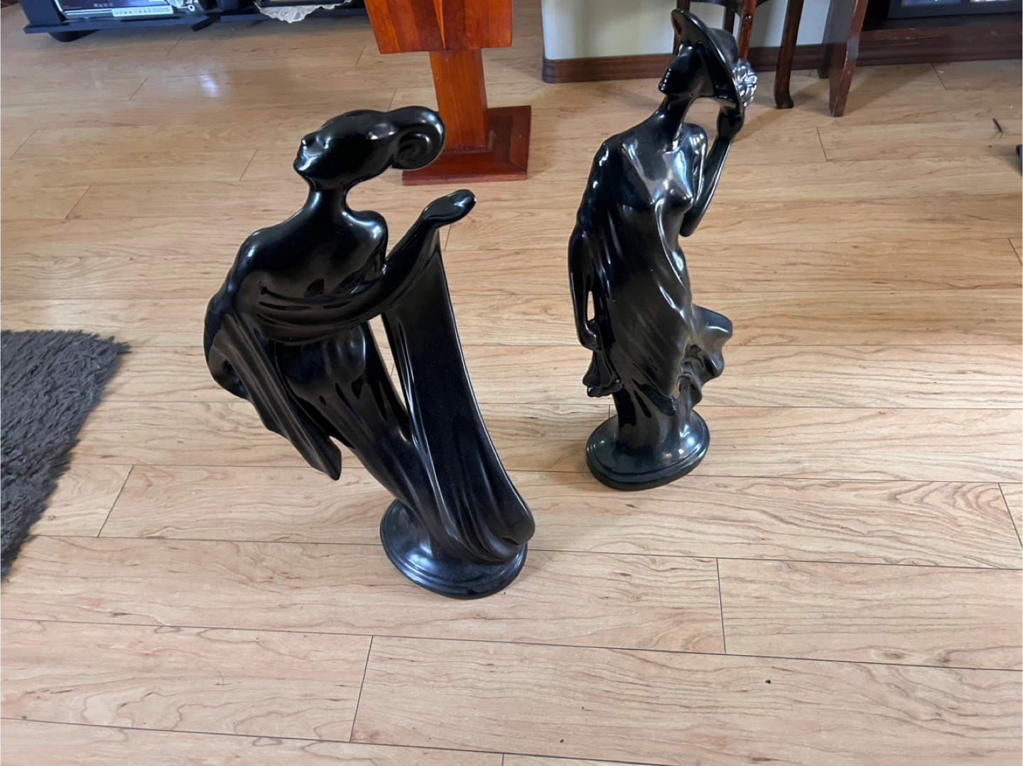 2 ceramic figurines of elegant lady
