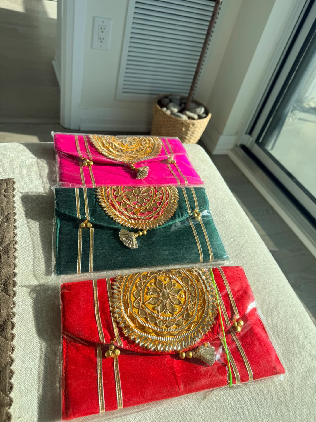 Embroidered Clutches - photo 2