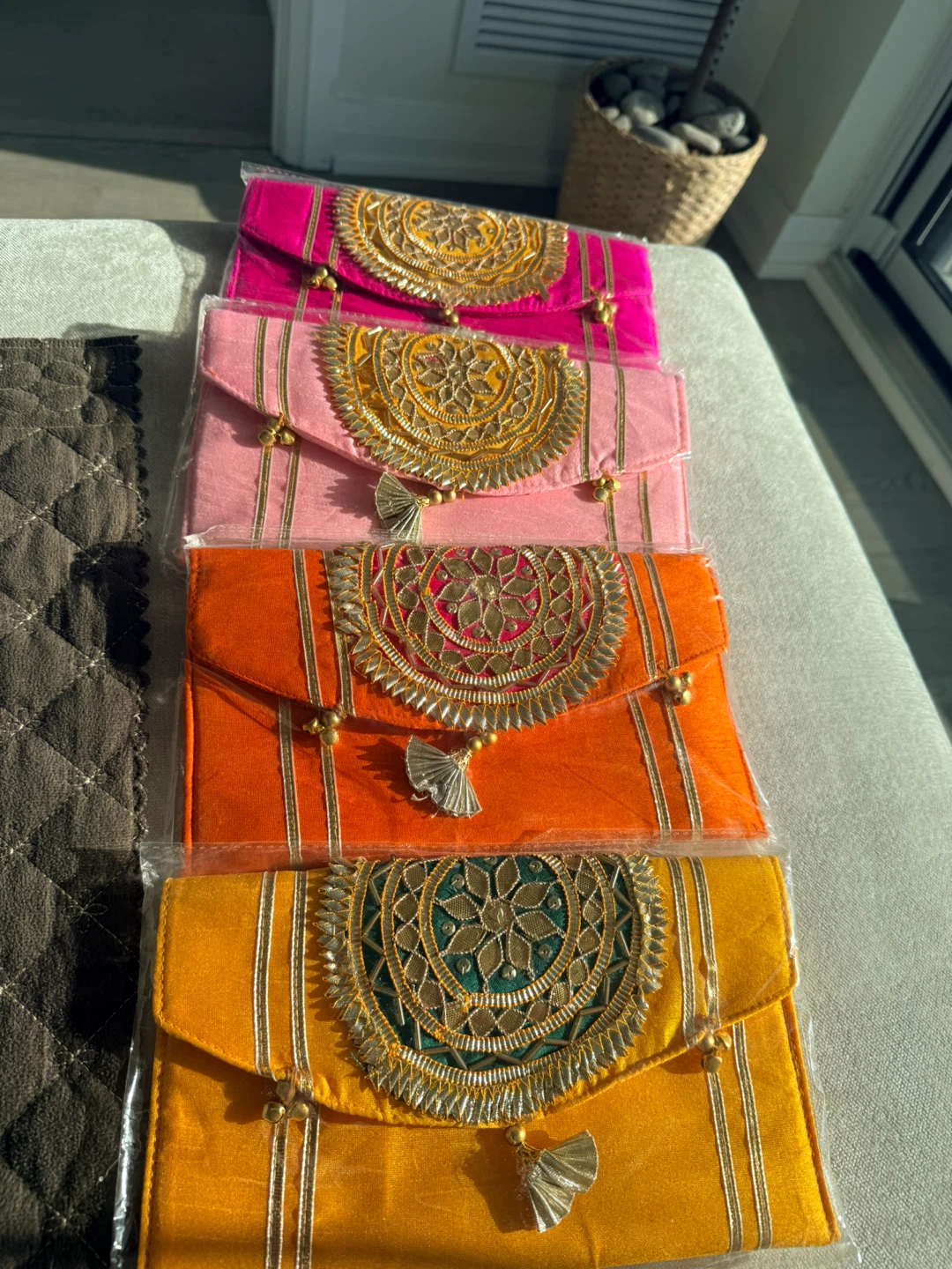 Embroidered Clutches - photo 4