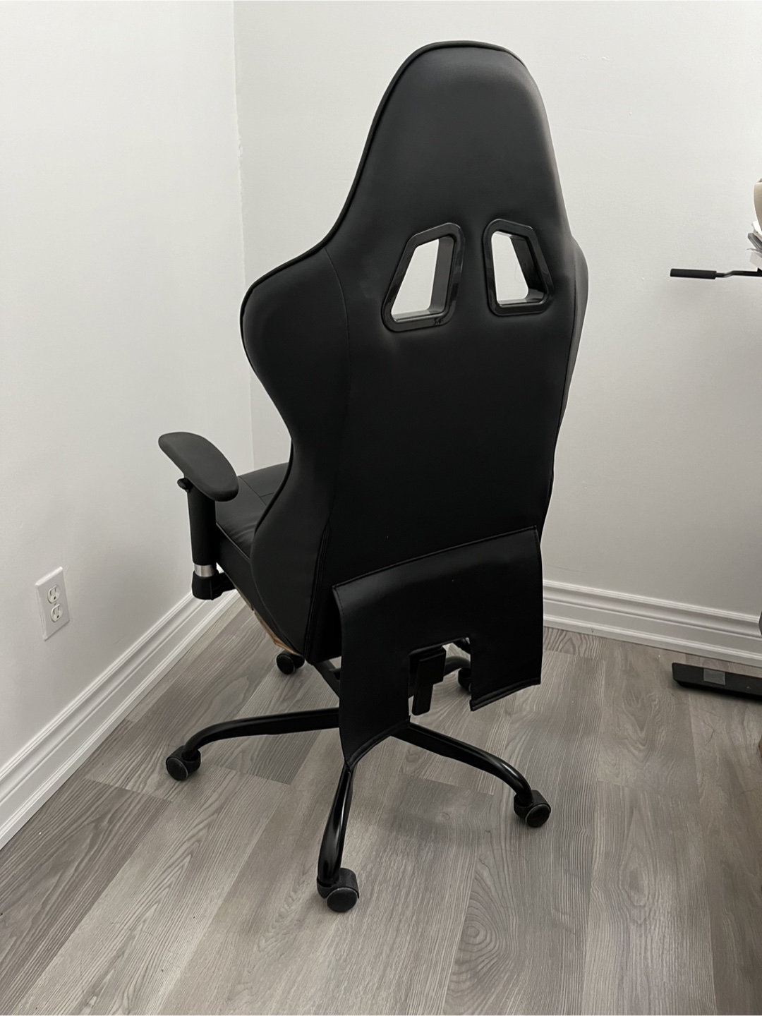 Black Gaming Chair - photo 2