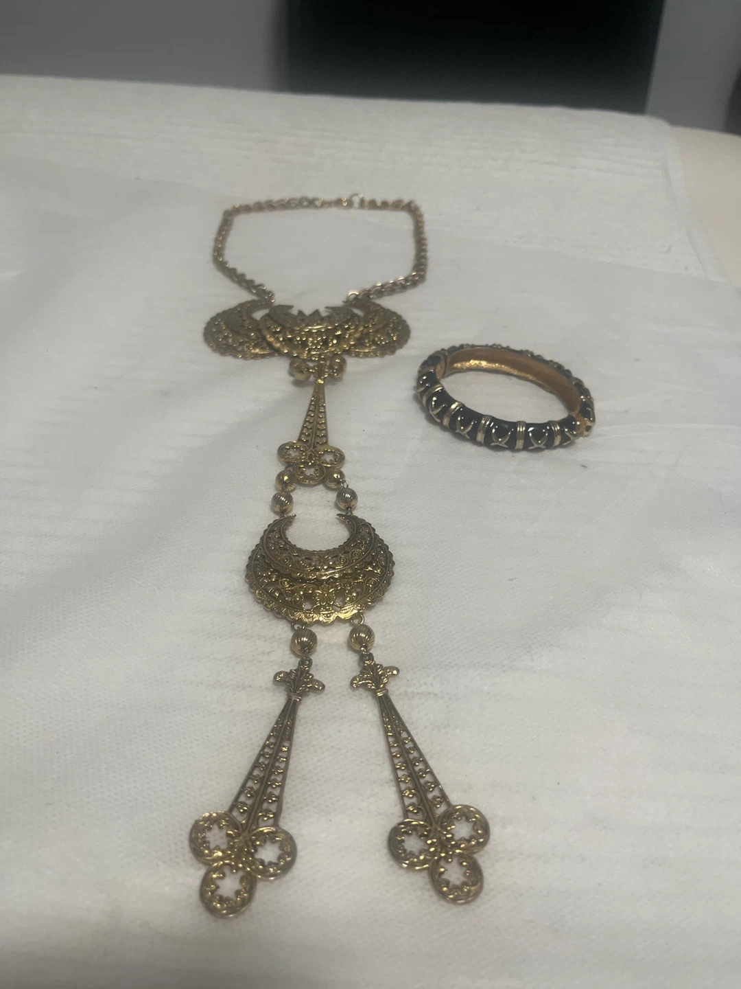 Gold Tone Necklace and Bracelet Set - photo 2