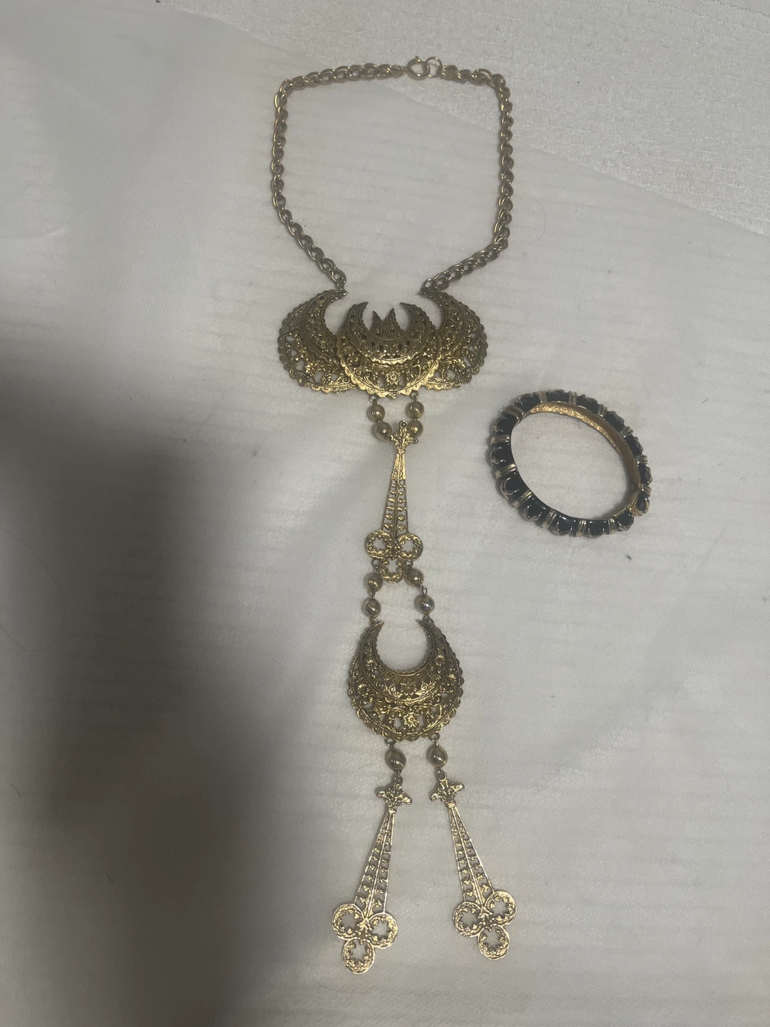 Gold Tone Necklace and Bracelet Set