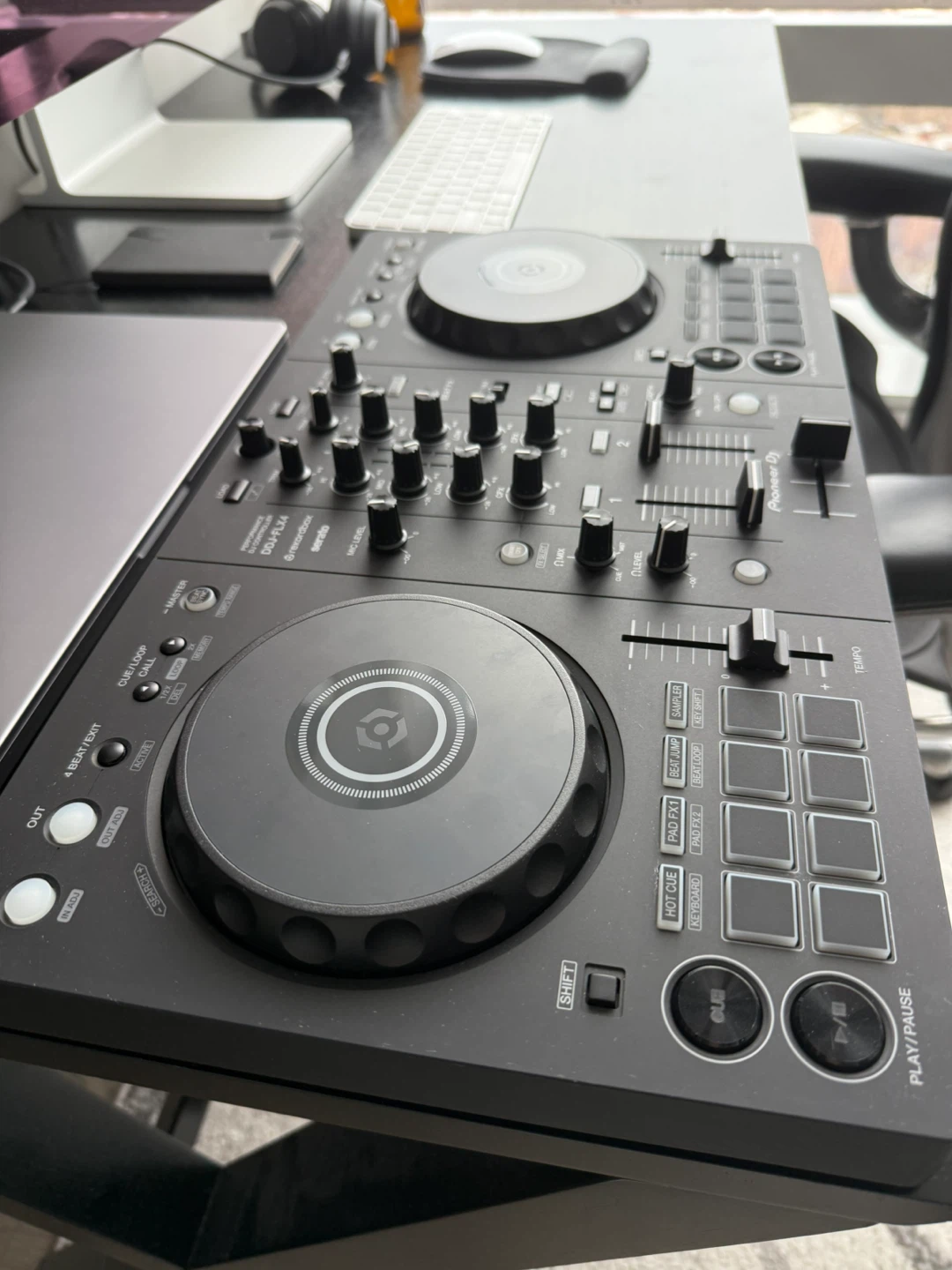 Pioneer DJ DDJ-FLX4 Performance DJ Controller - photo 3