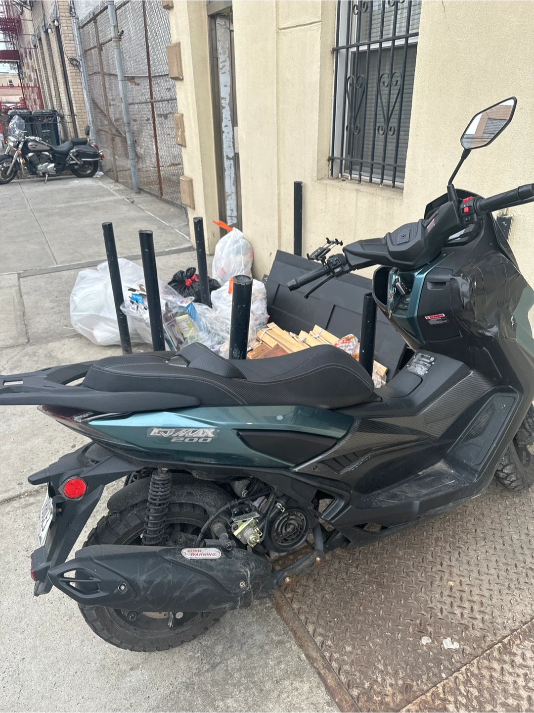 QMAX 200 Scooter