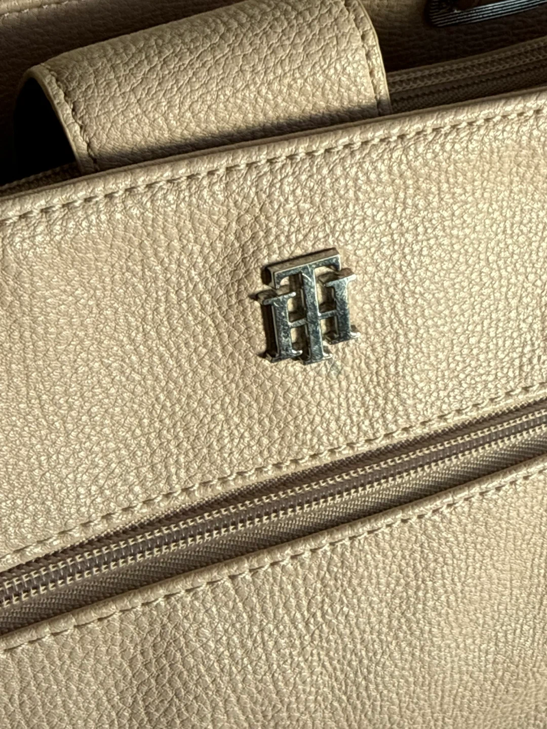 Tommy Hilfiger Pink Faux Leather Tote Bag - photo 2