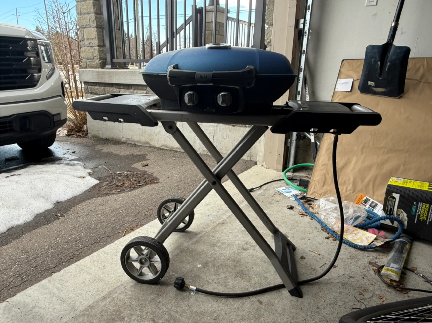 Napoleon TravelQ 285pro Portable Propane Grill - photo 2