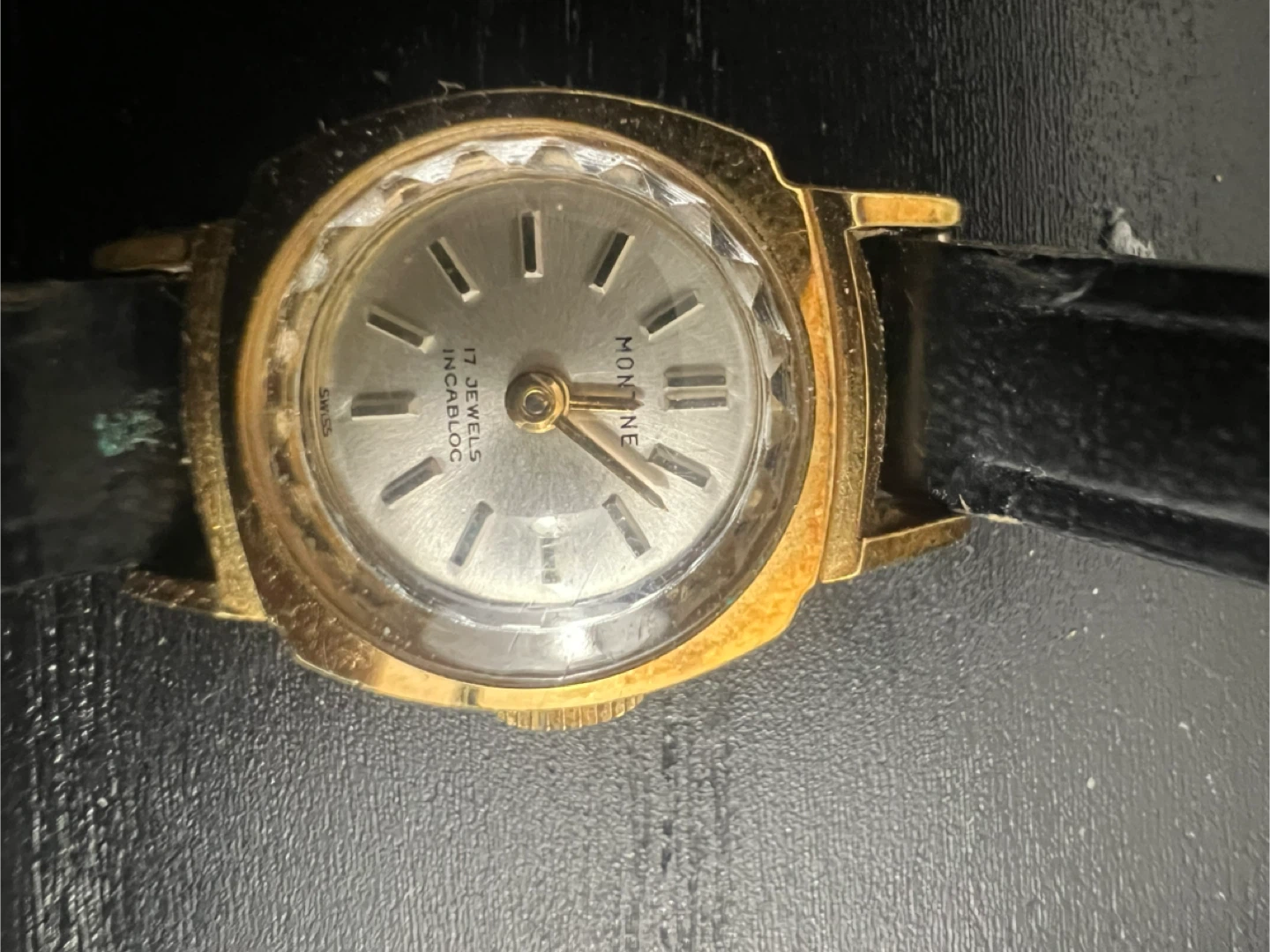 Montine 17 Jewels Swiss Watch