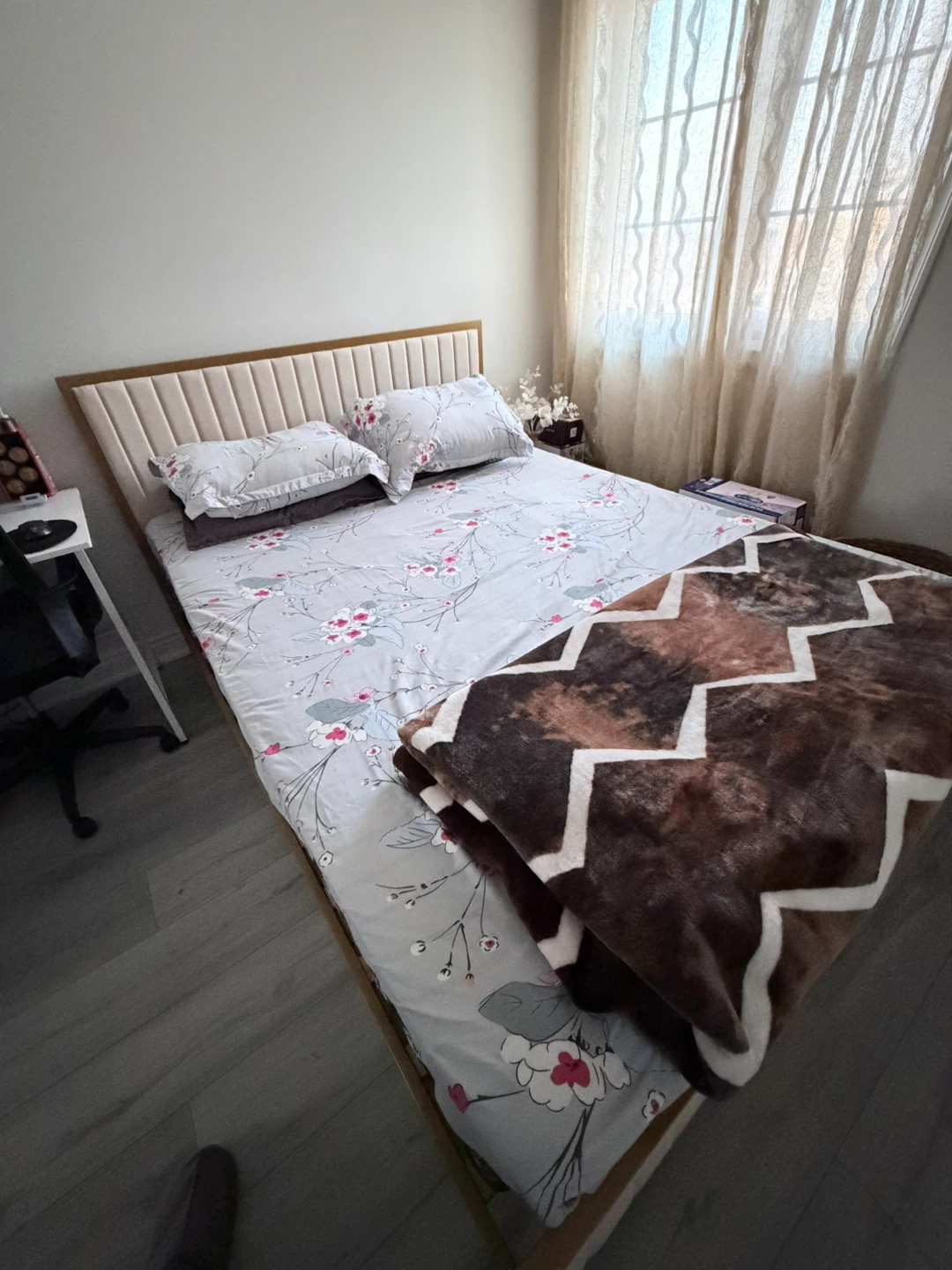 Queen Bed with firm mattress and box spring like new - photo 4