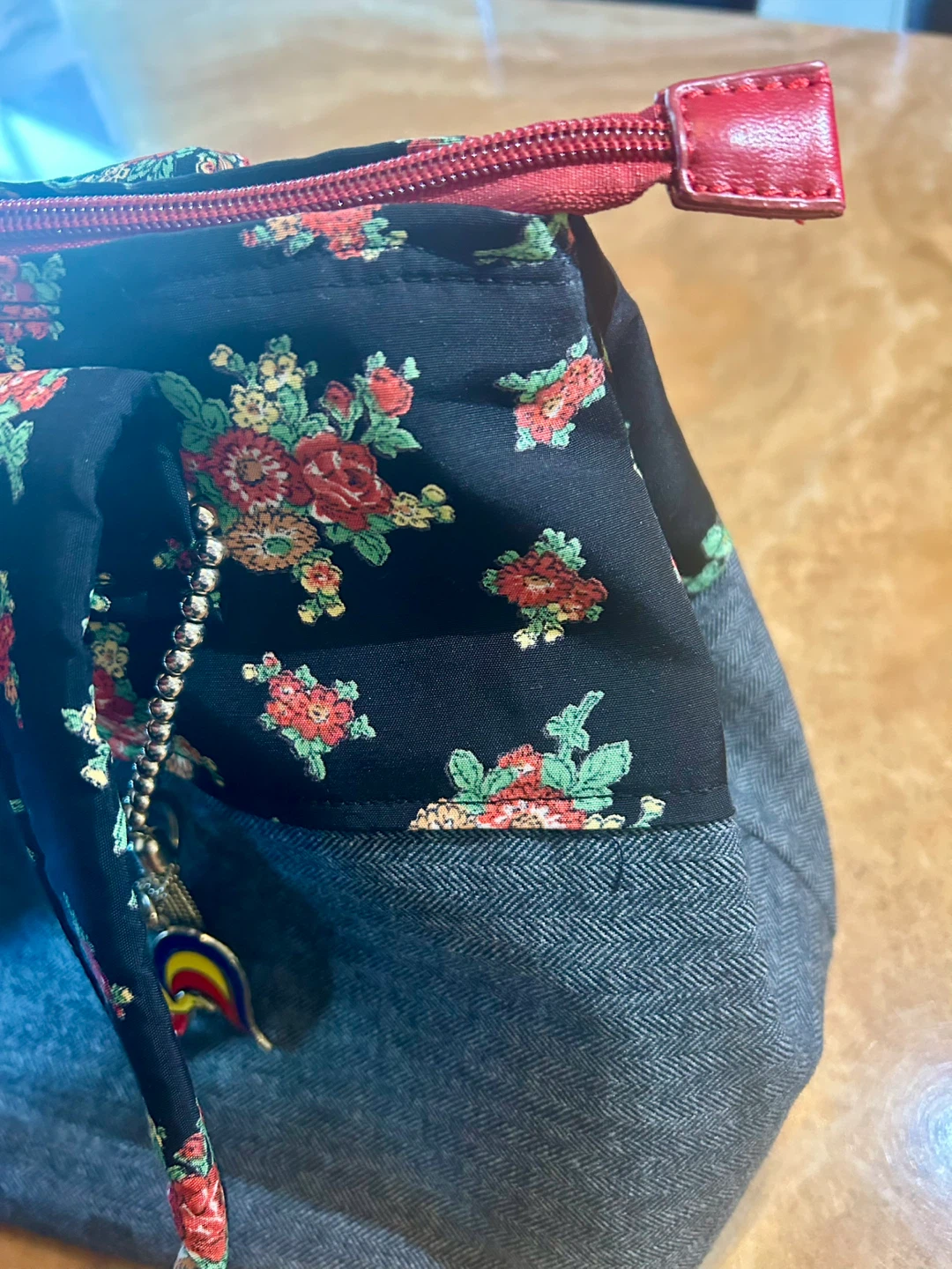 Rosy Summer Tote Bag : A denim floral print bag with charms! - photo 4