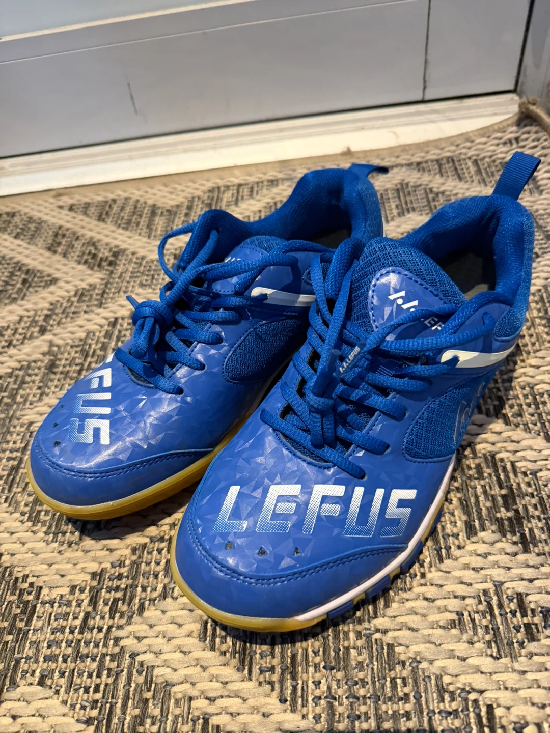 LEFUS Blue Athletic Shoes CN42