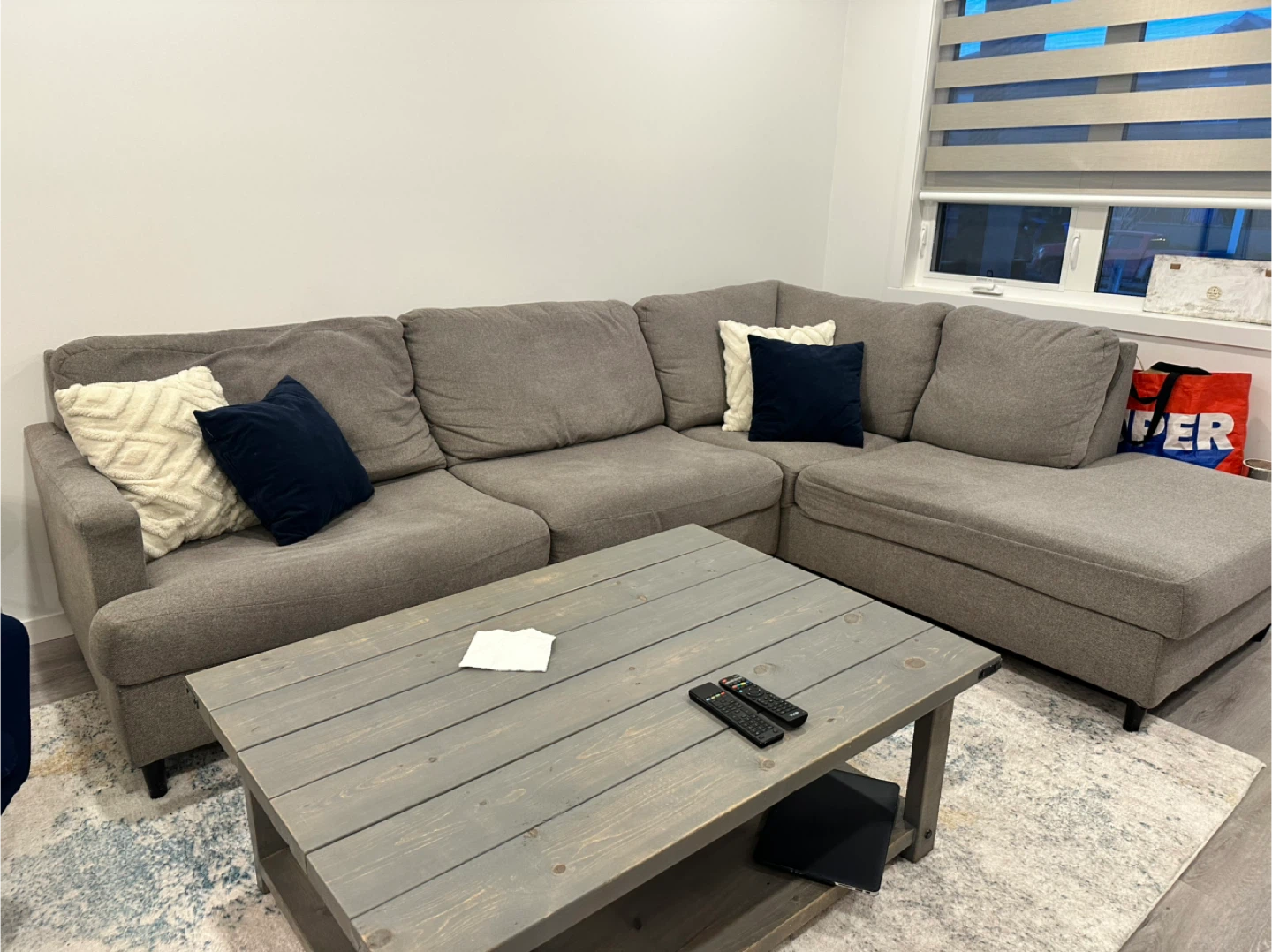 Santasia sectional  / Right Facing chaise - photo 3