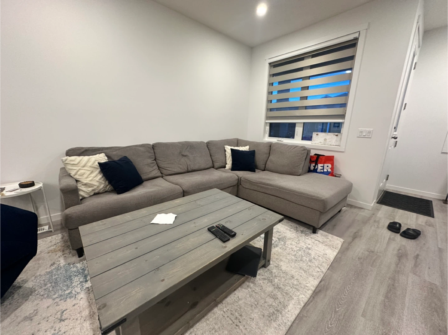 Santasia sectional  / Right Facing chaise