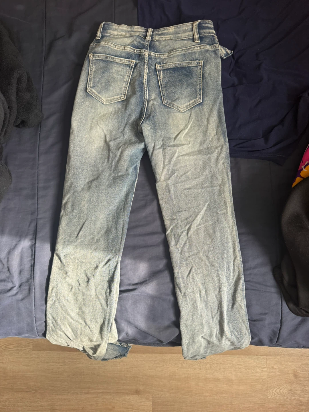 Women's Light Wash Denim Jeans with Belt