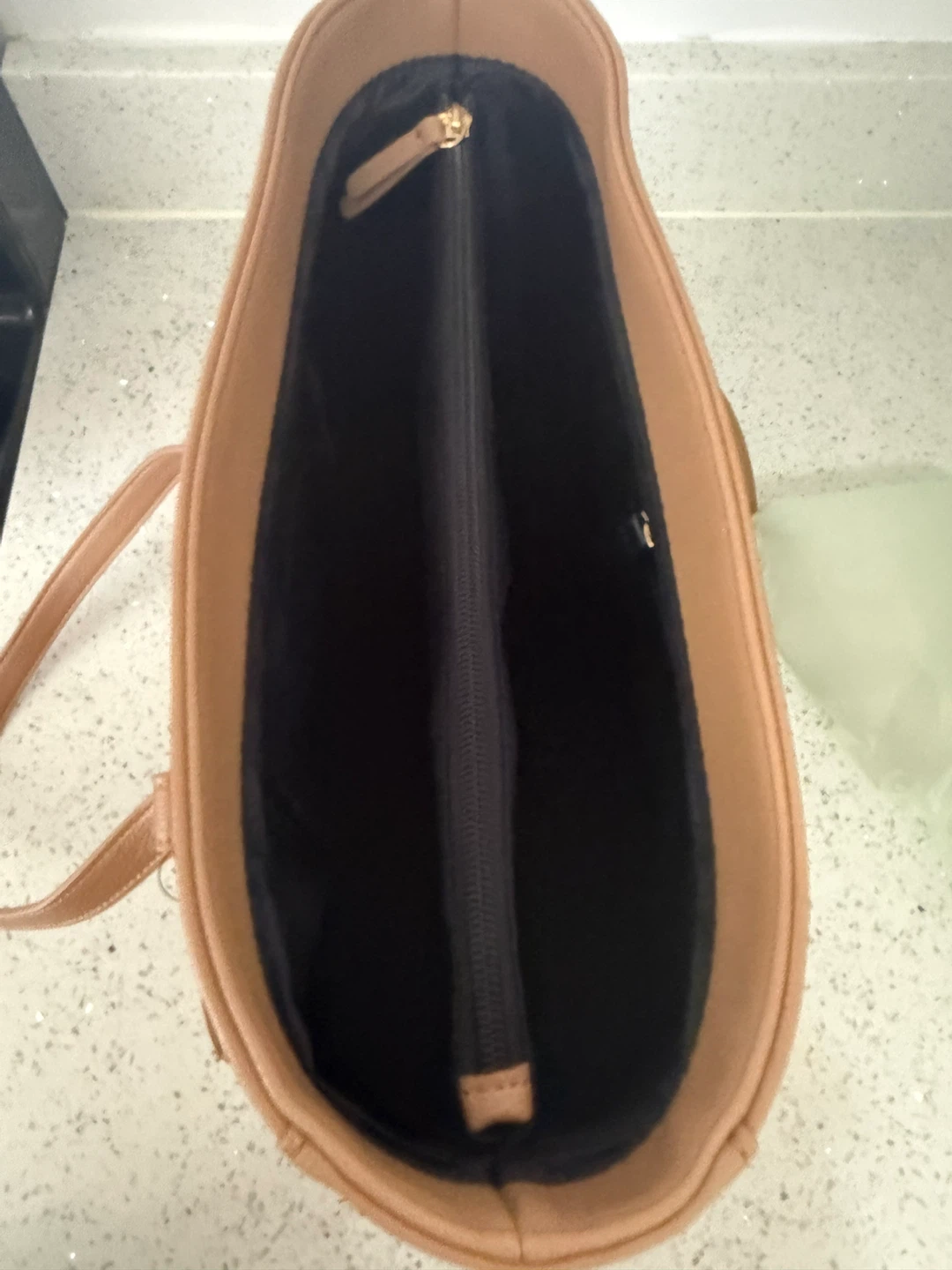 Tommy Hilfiger Tote Bag with Matching Pouch - photo 5