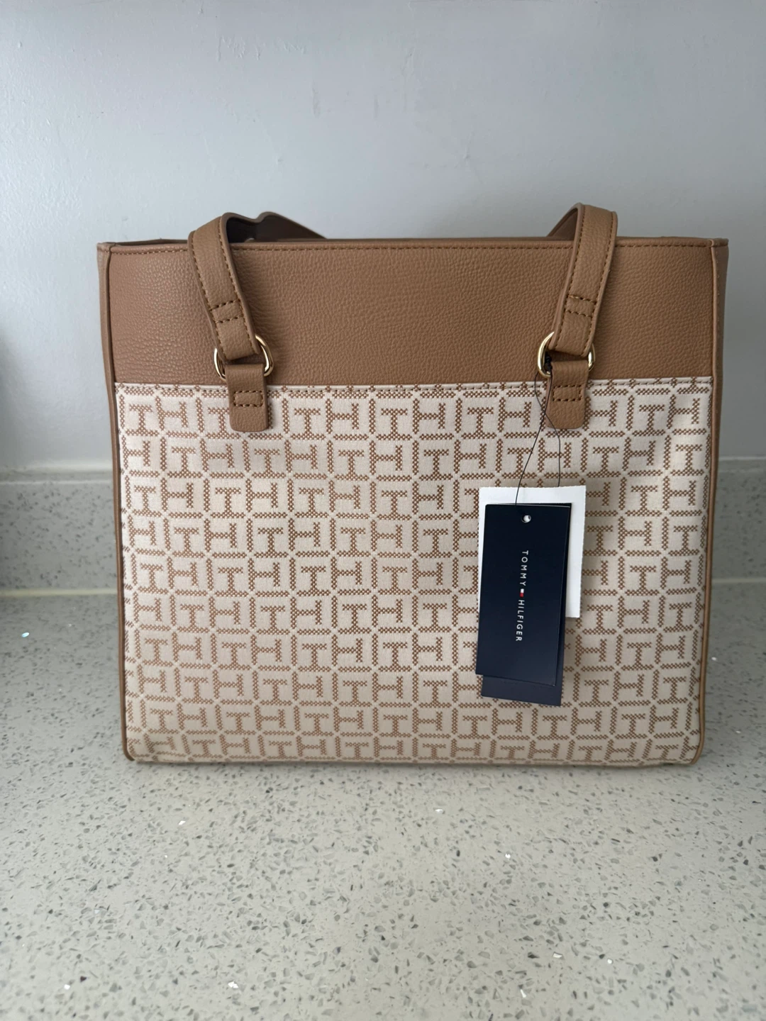 Tommy Hilfiger Tote Bag with Matching Pouch - photo 2