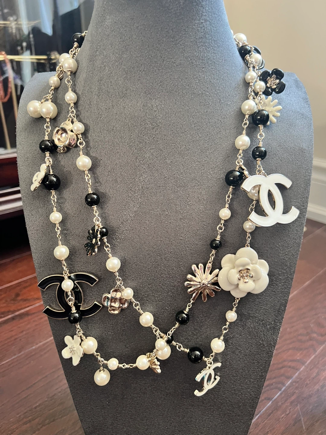 Chanel Pearl and Charm Necklace - photo 2