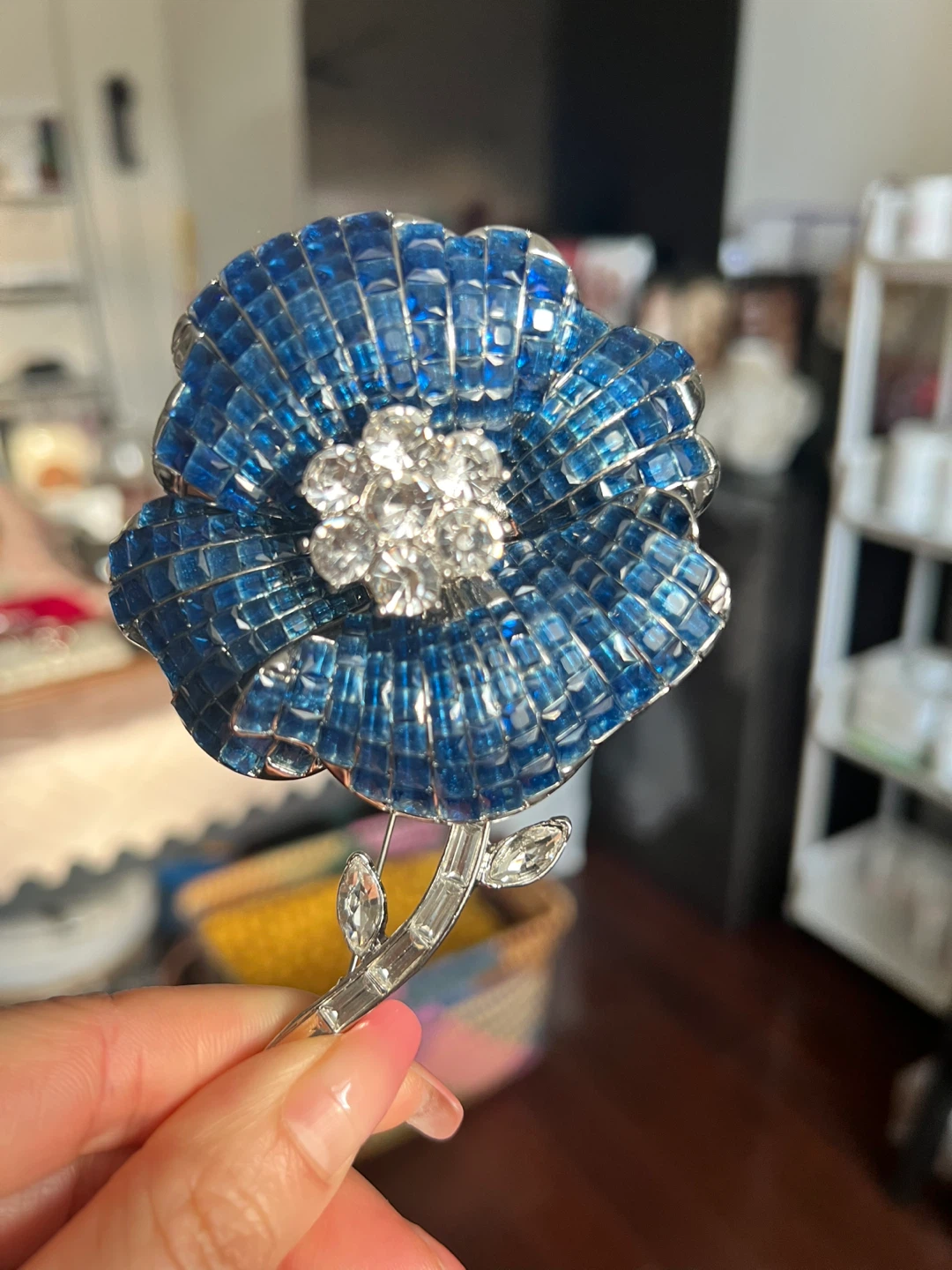 Sparkling Flower Brooch - Red or Blue - photo 4