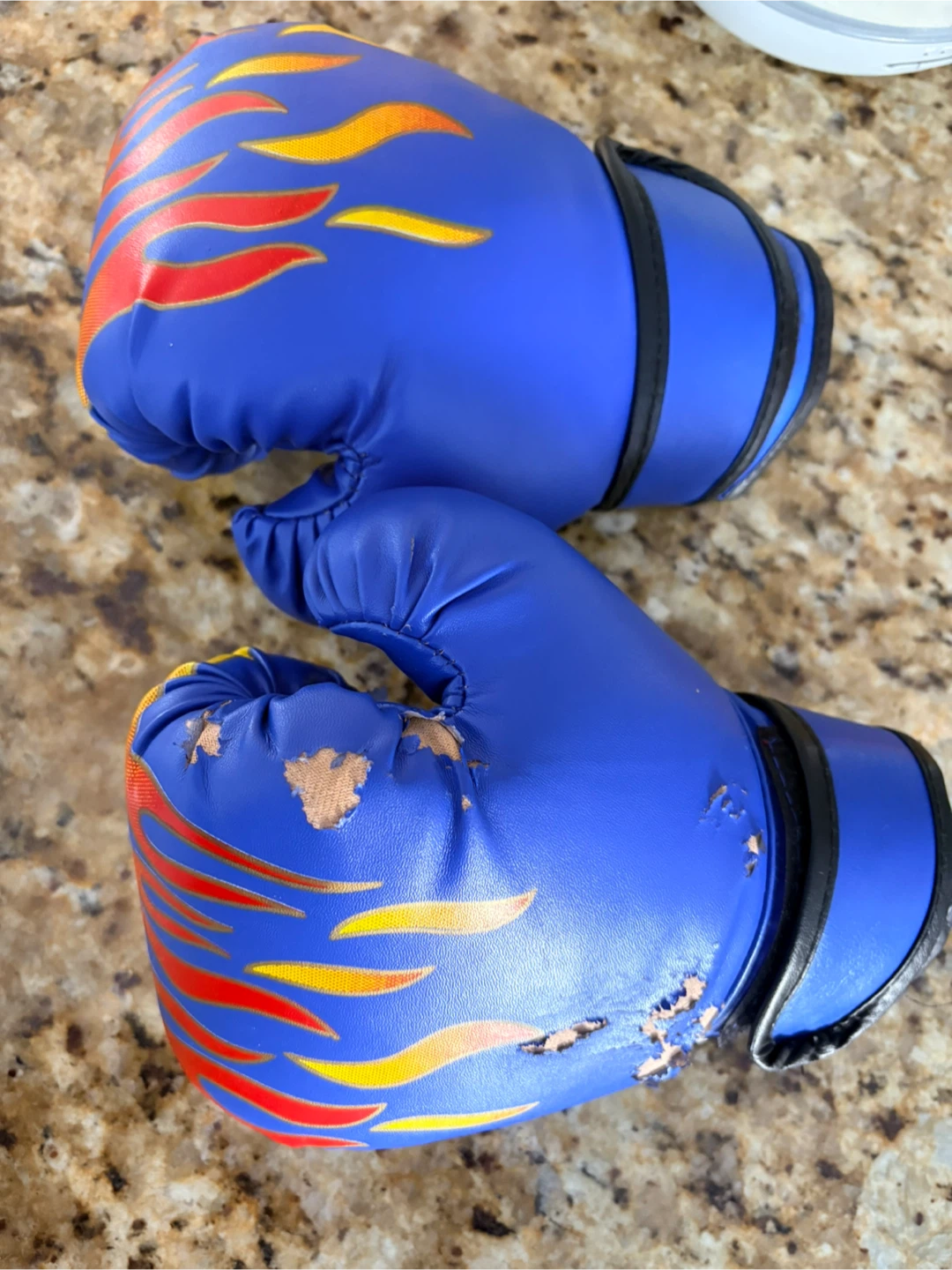 2 Kids punching gloves