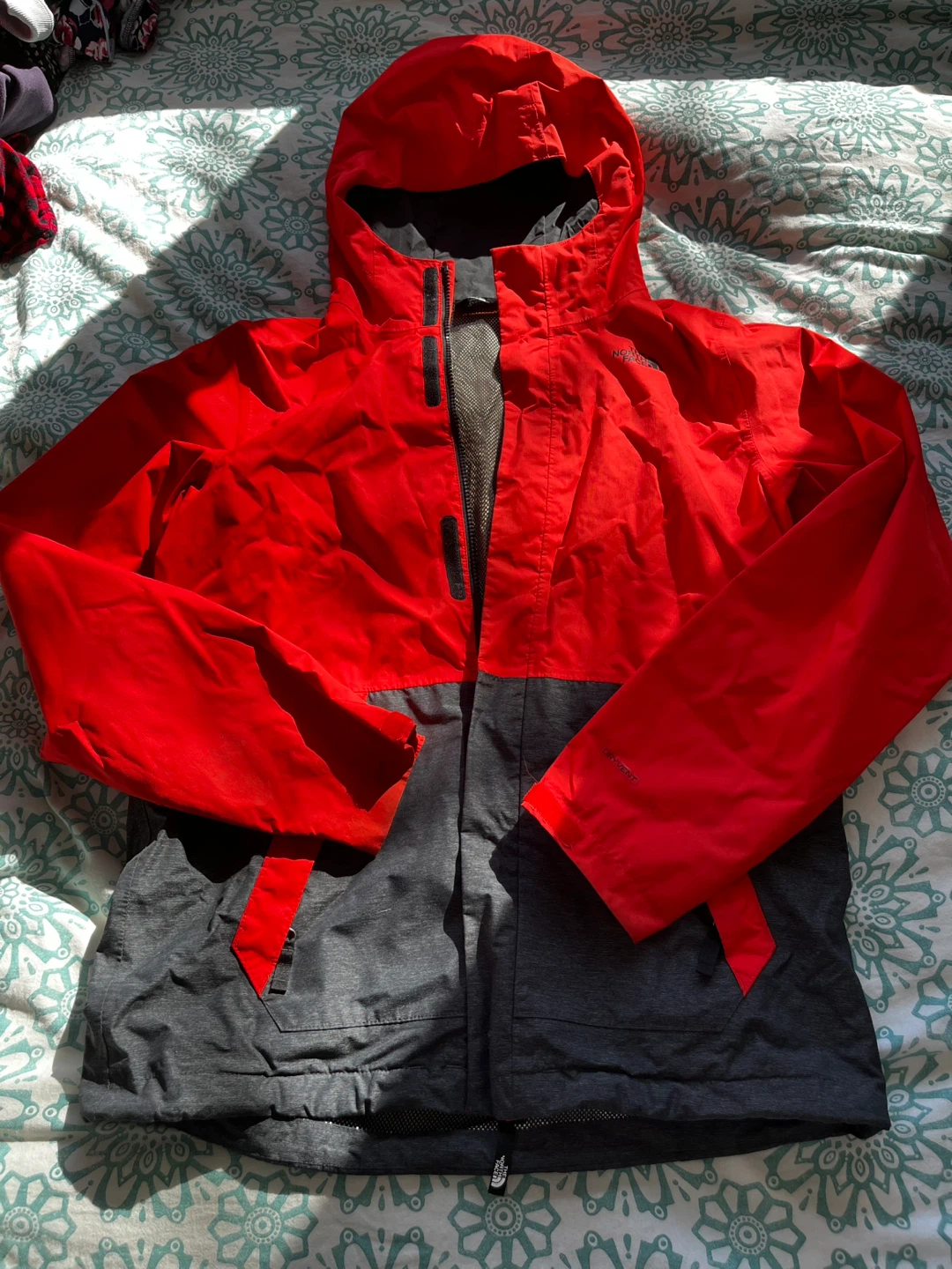 The North Face Boys DryVent Jacket - Red/Grey