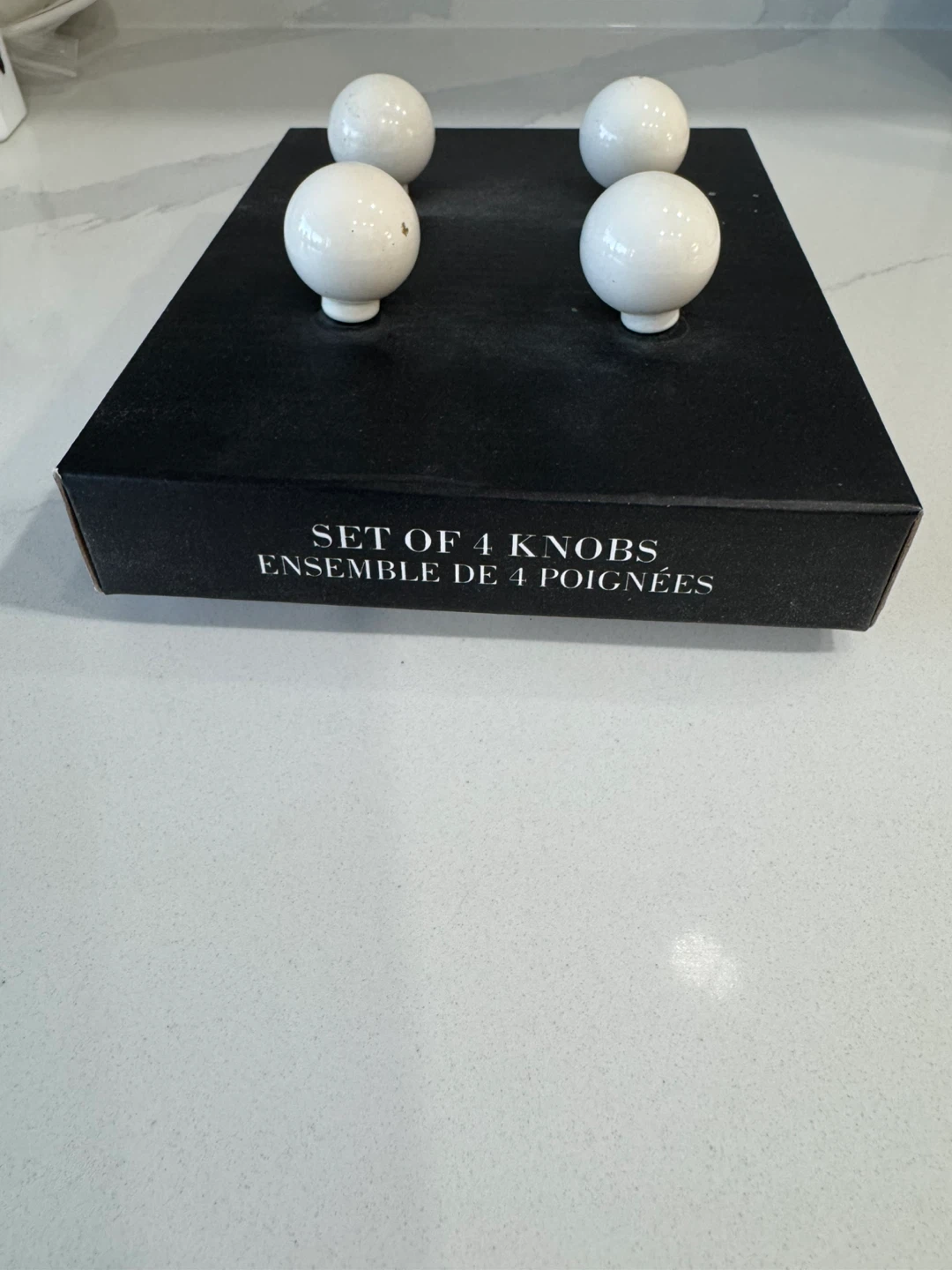 Set of 4 White Ceramic Knobs