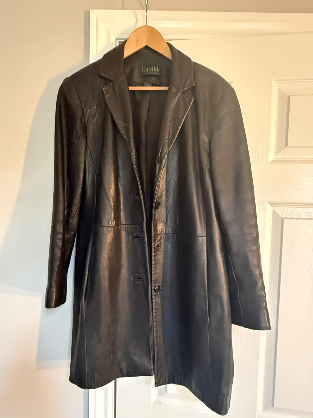 Danier Leather 3/4 length coat - photo 3