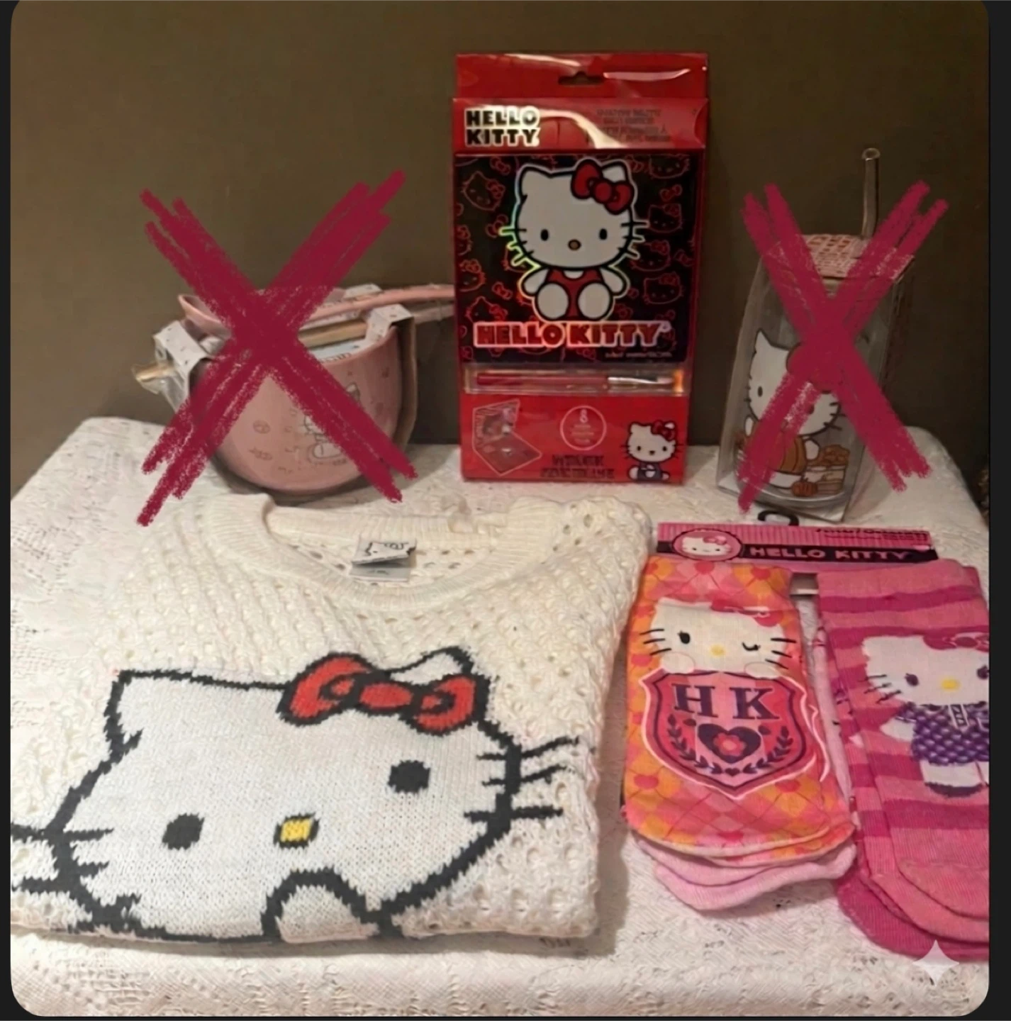 🌸Hello Kitty Collection: Authentic! 🆕 A great gift idea!! 💝