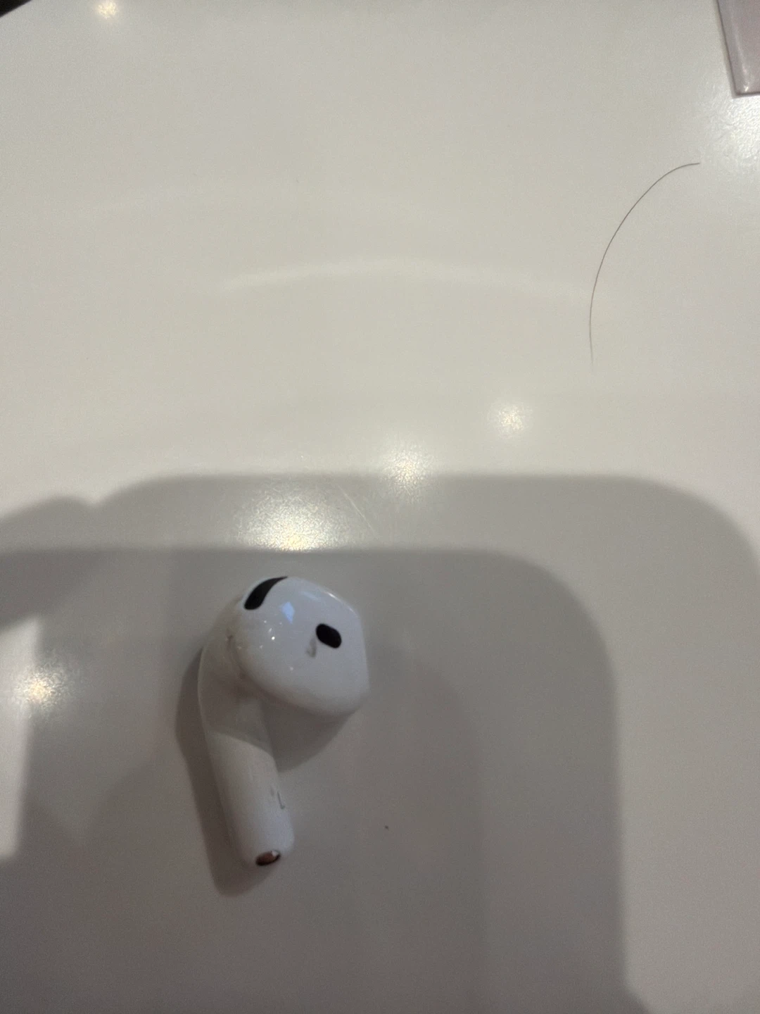 Apple AirPods 4 (left Earbud Only)