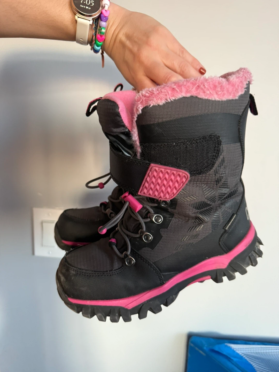 Cougar Toasty Winter Boots - Youth Size 4 - photo 2