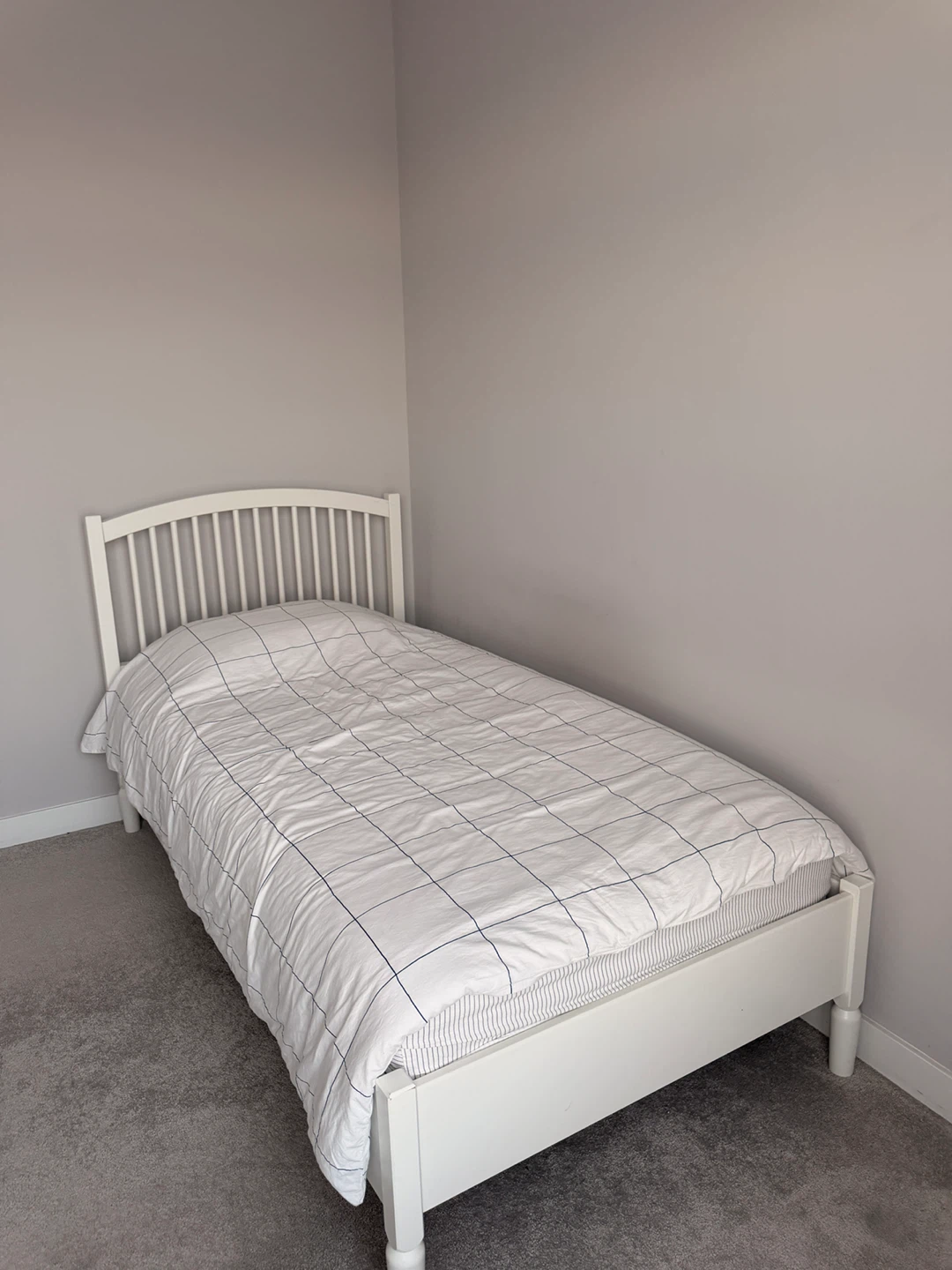 White Twin Bed Frame with Slatted Headboard - photo 2