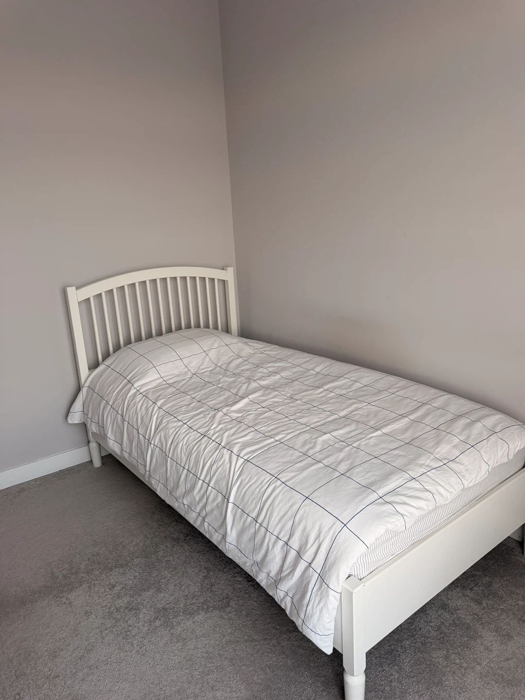 White Twin Bed Frame with Slatted Headboard - photo 3