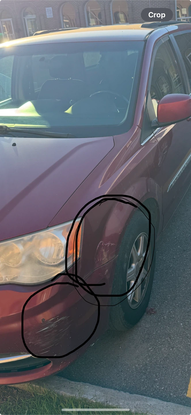 Red Chrysler Town & Country - photo 4