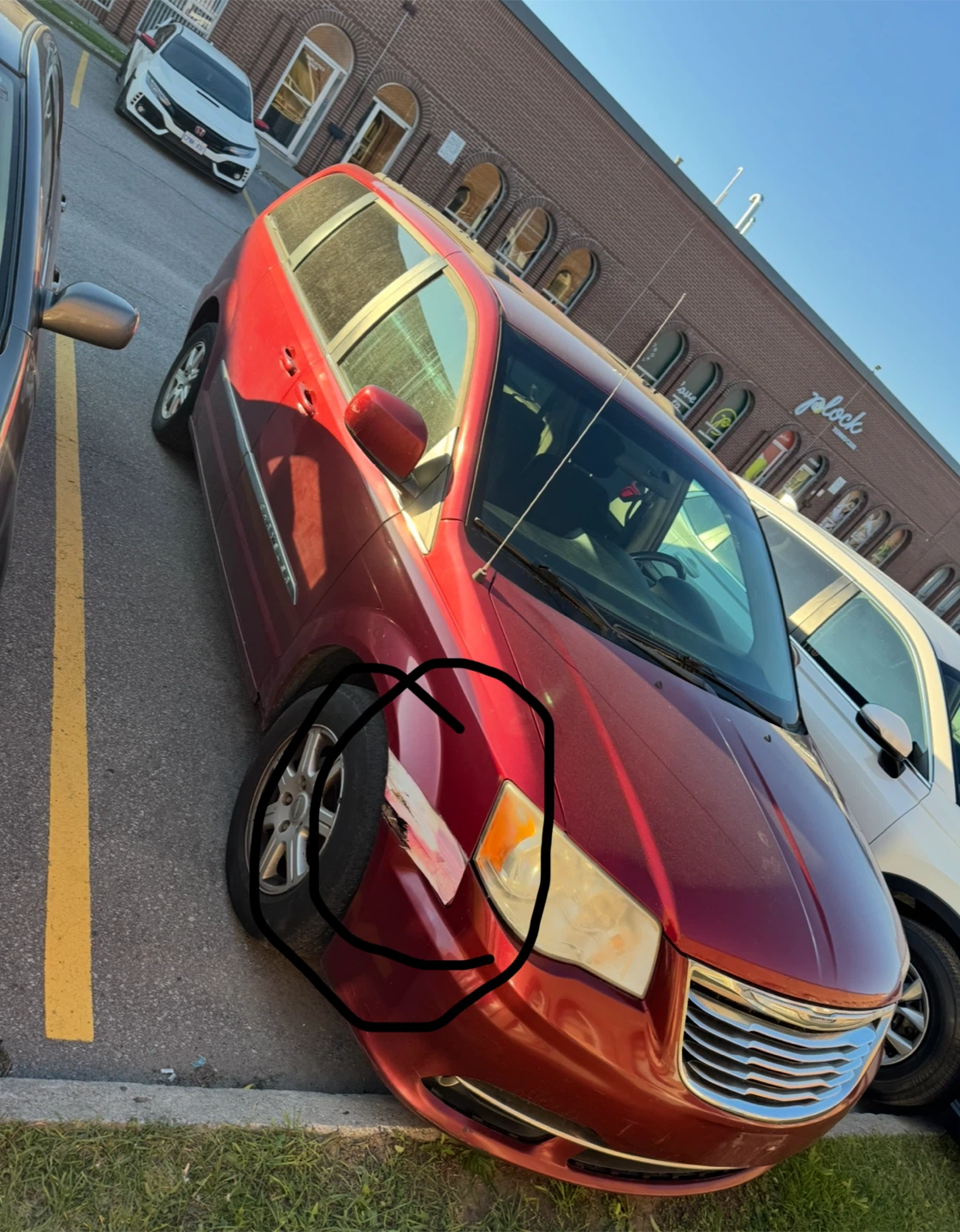 Red Chrysler Town & Country - photo 3
