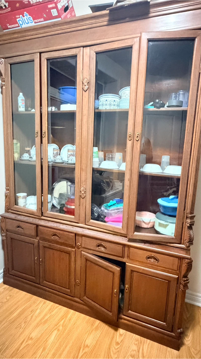 Wooden China Cabinet/Hutch with Glass Doors