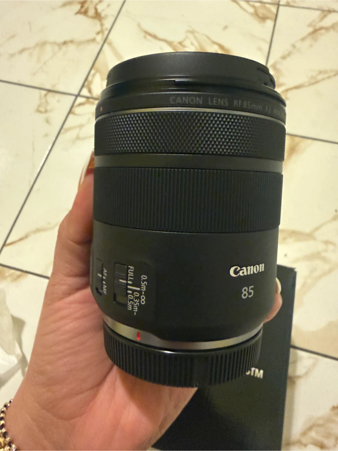 Canon RF 85mm F2 MACRO IS STM Lens - photo 3