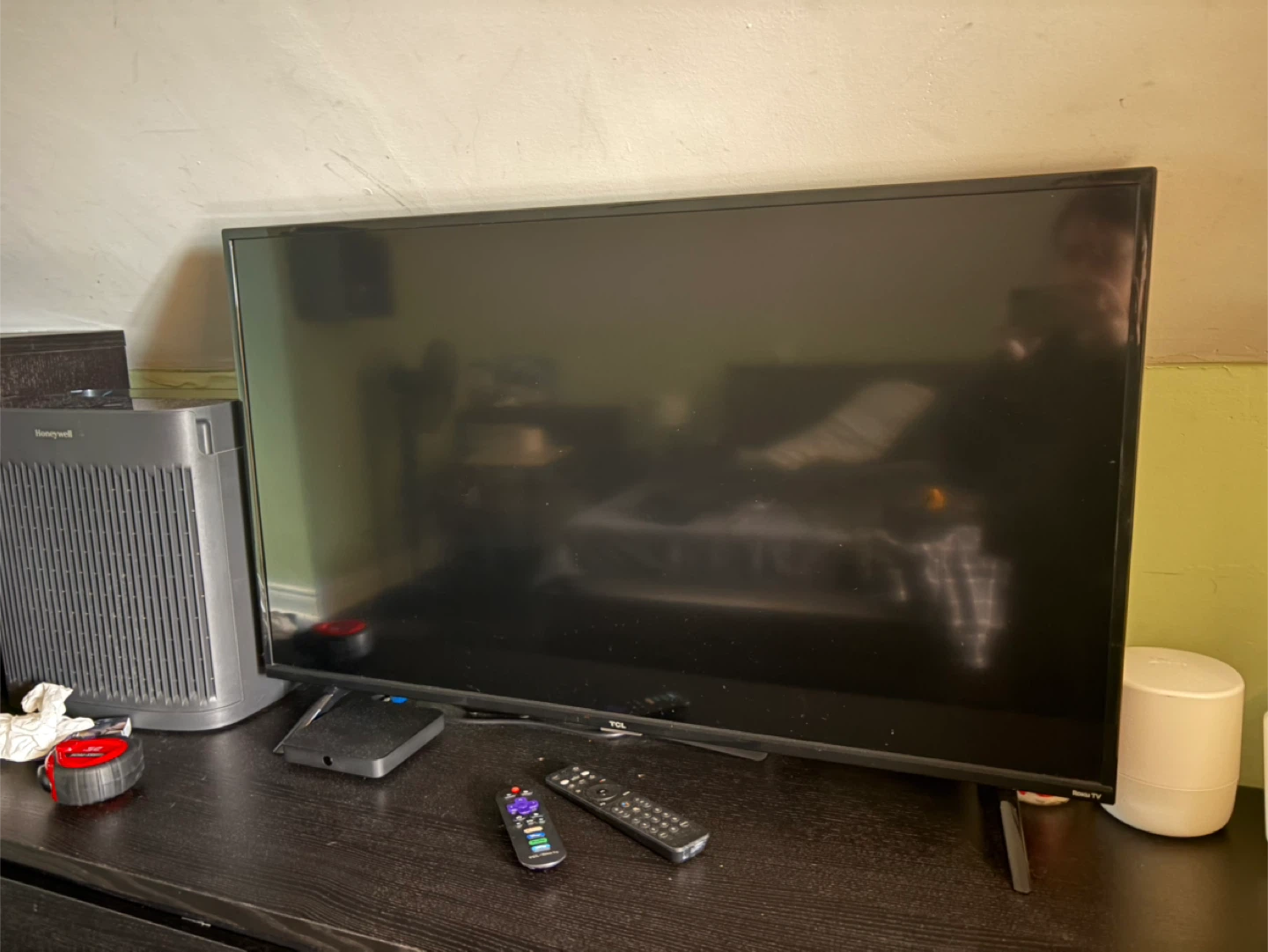 40 Inch TCL Roku Smart TV