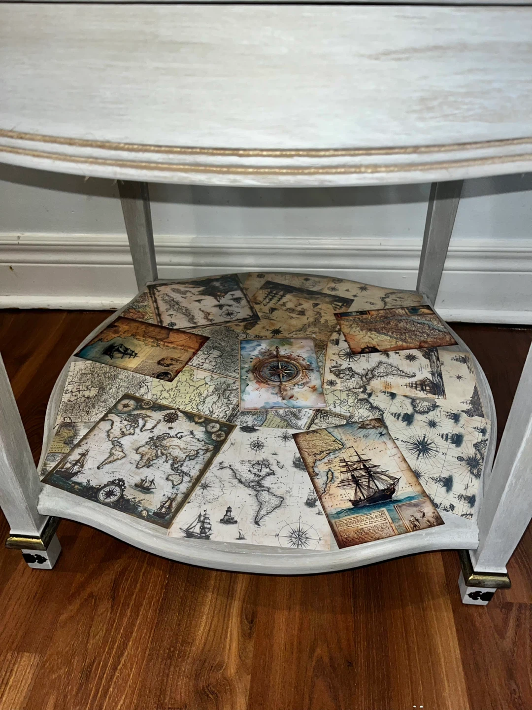 Nautical Themed Accent Table - one of a kind - photo 3