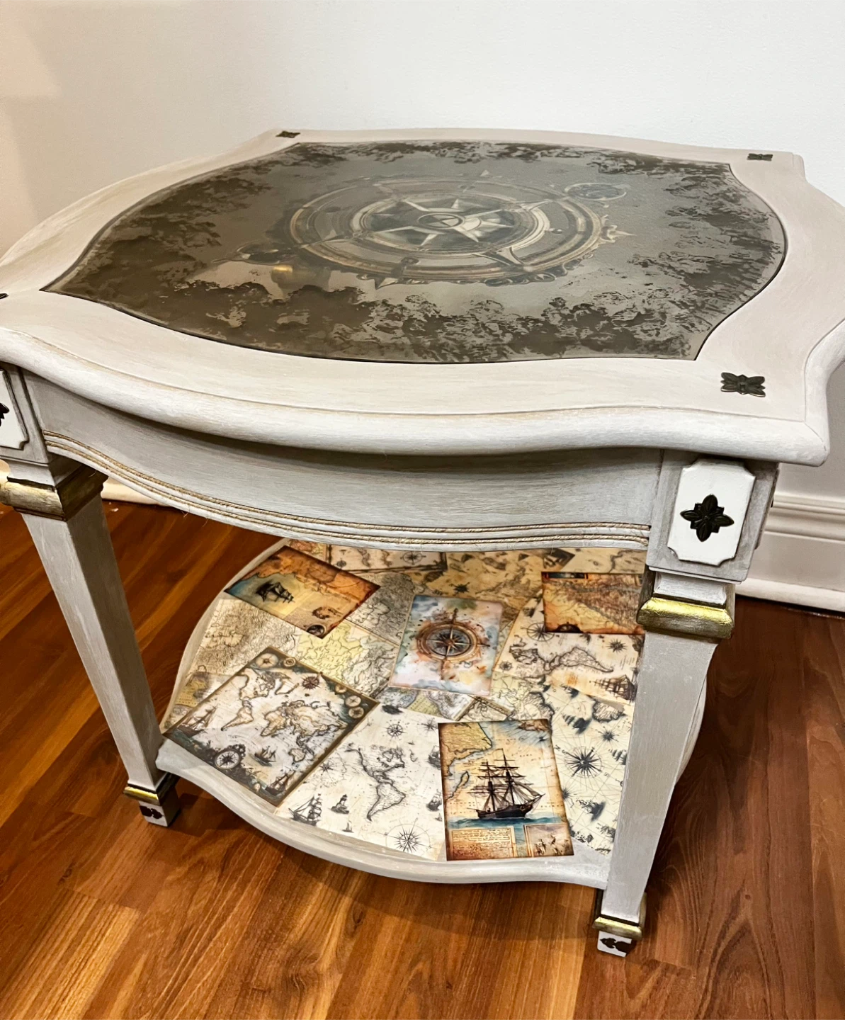 Nautical Themed Accent Table - one of a kind - photo 2