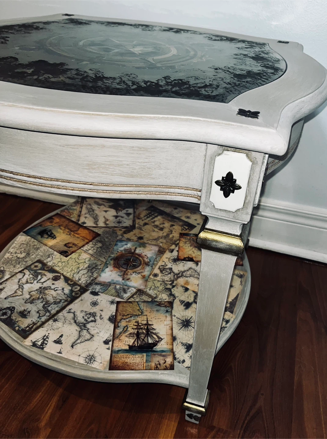 Nautical Themed Accent Table - one of a kind - photo 4