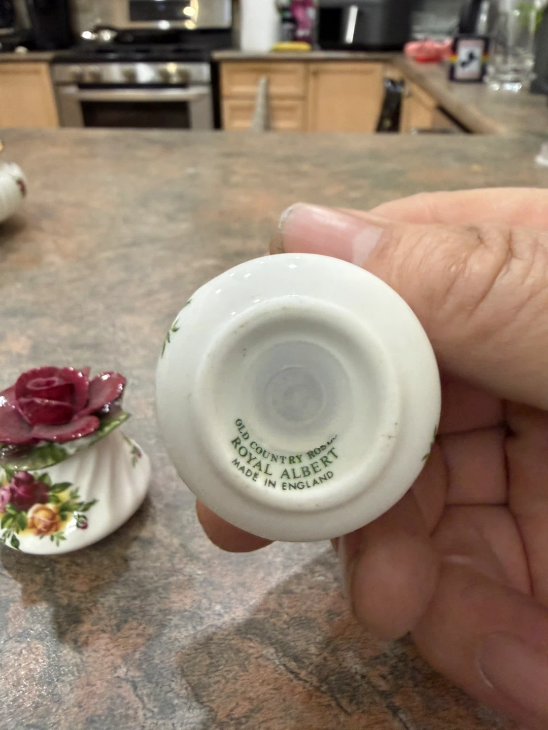 Royal Albert Old Country Roses Salt & Pepper Shakers Set - photo 2