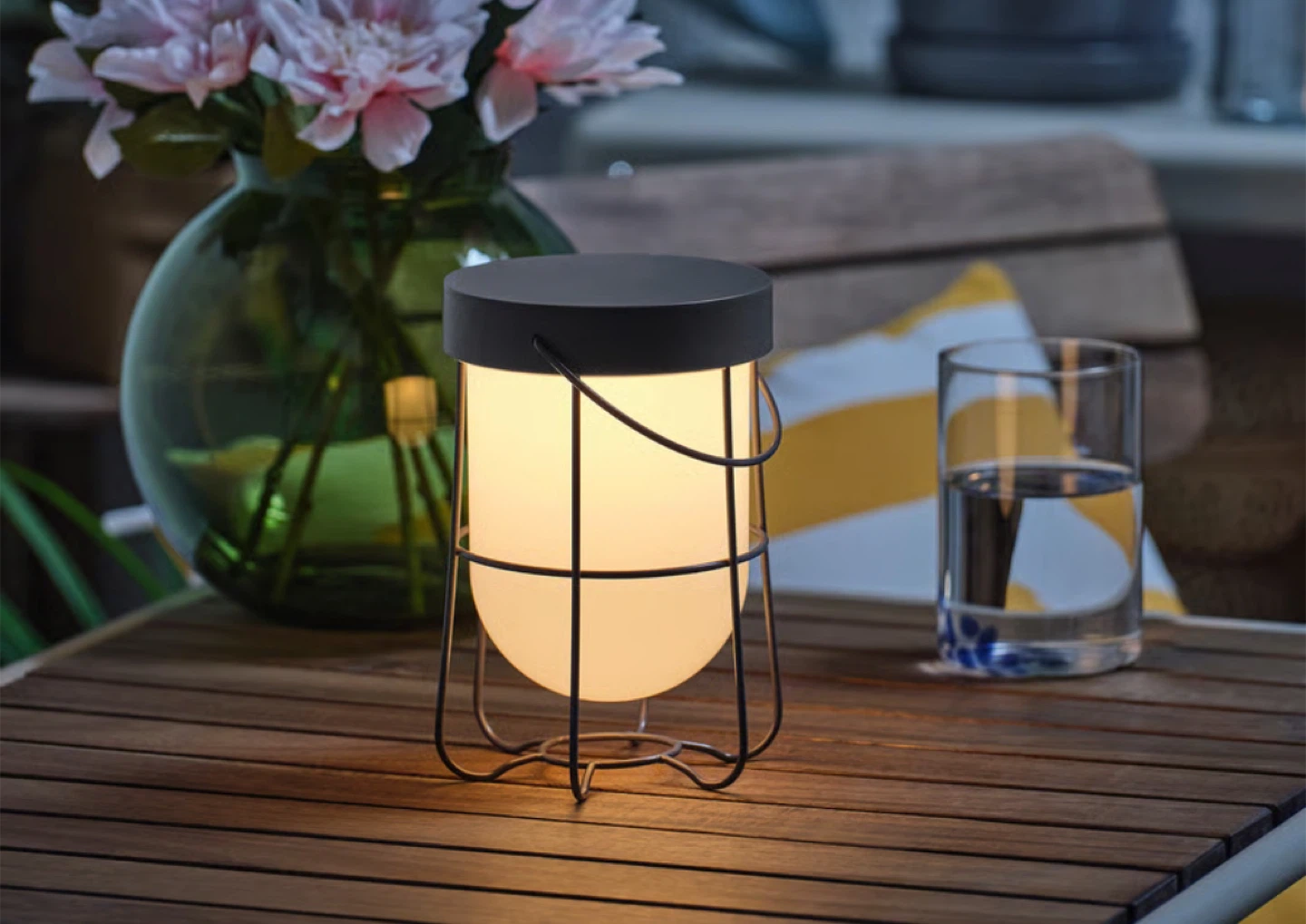 Black Metal Lantern Style Lamp