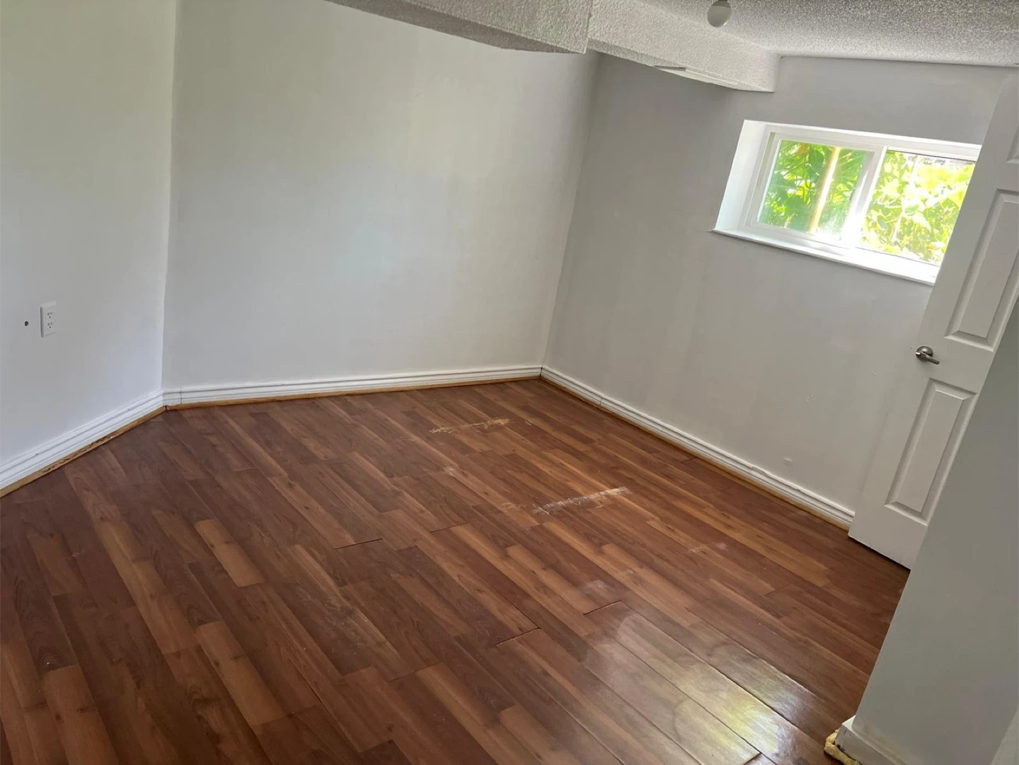 One bedroom basement suite in Vancouver - photo 5