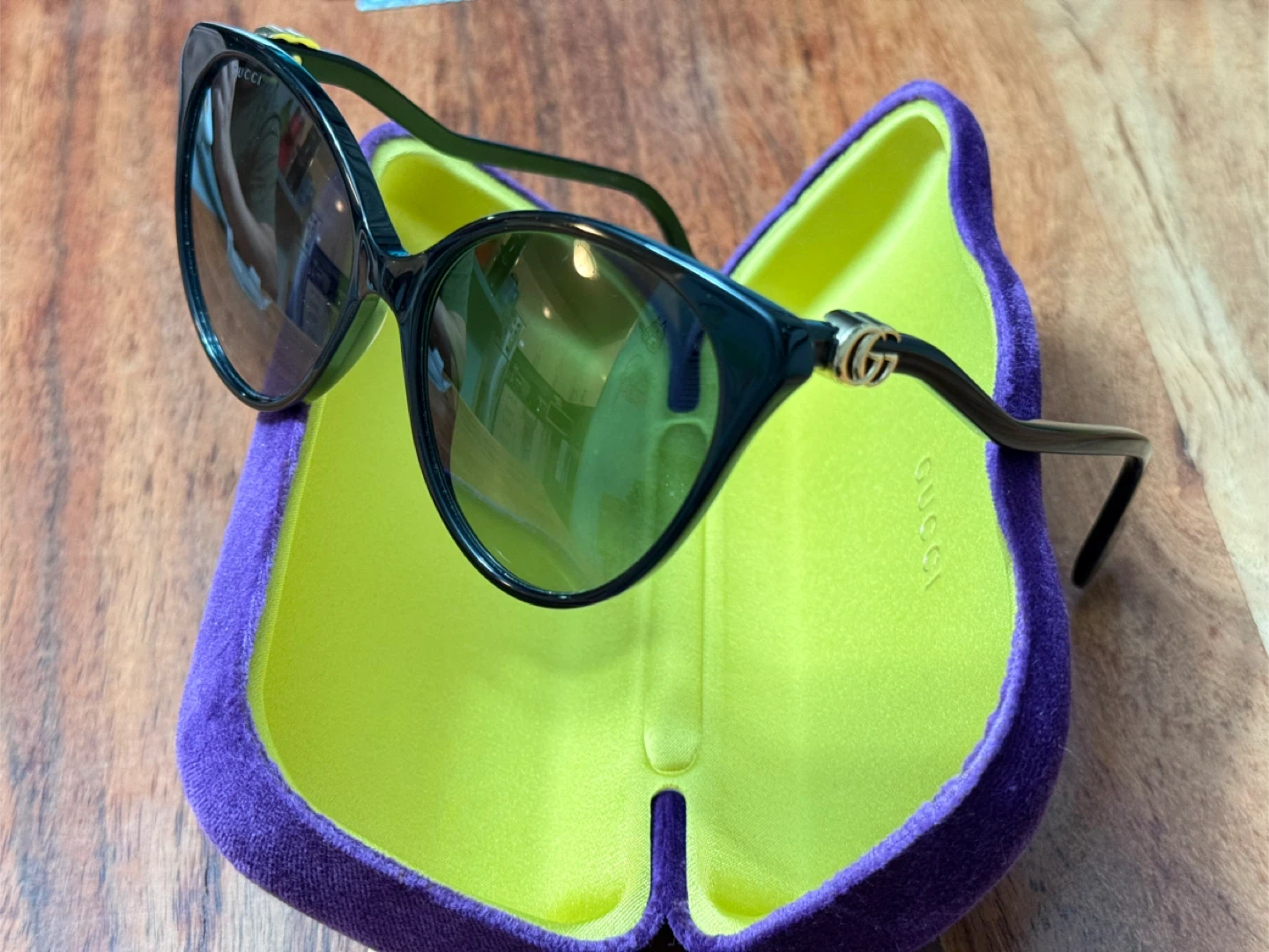 Gucci Black Cat-Eye Sunglasses with Case - photo 2
