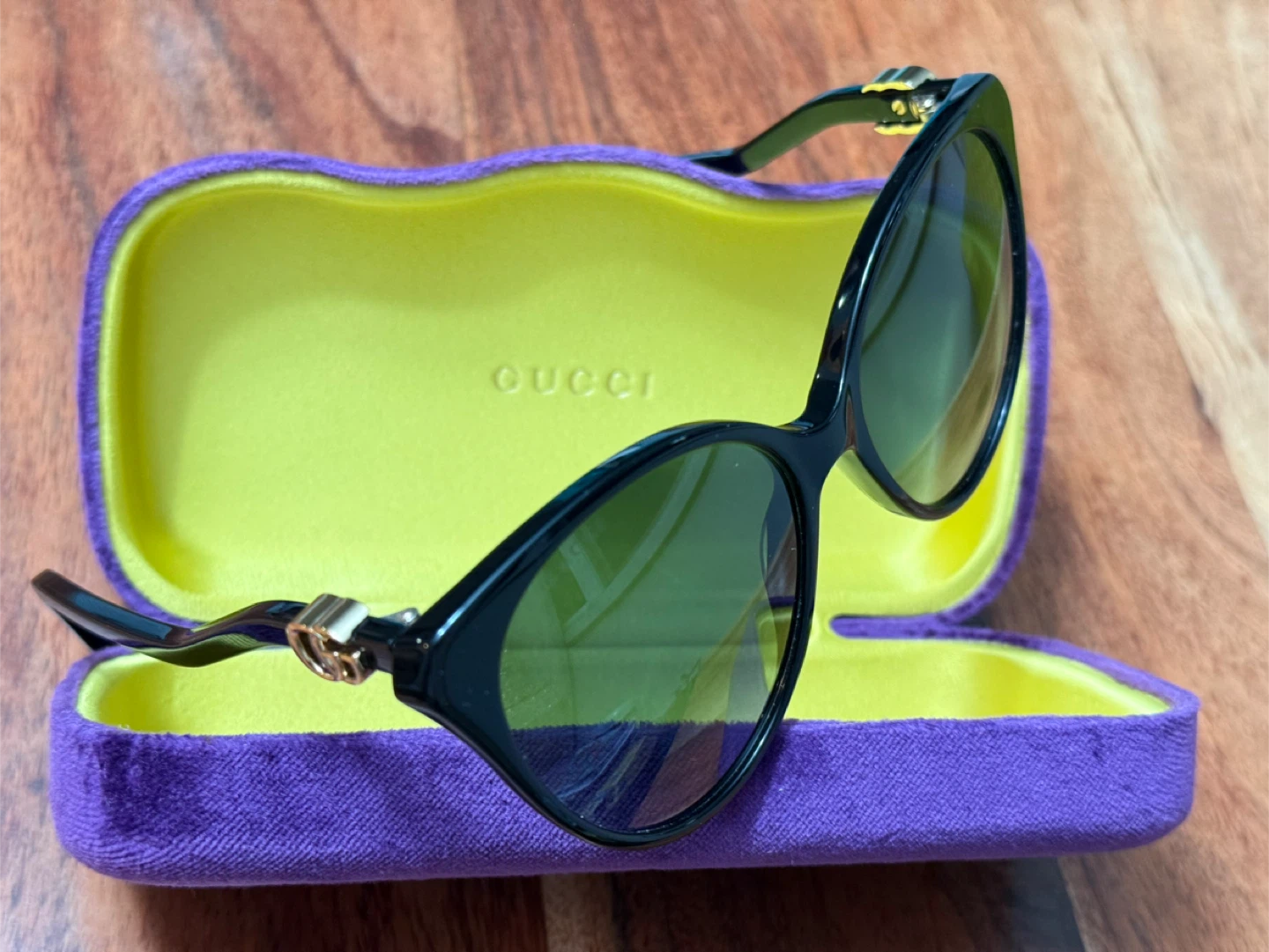 Gucci Black Cat-Eye Sunglasses with Case - photo 3
