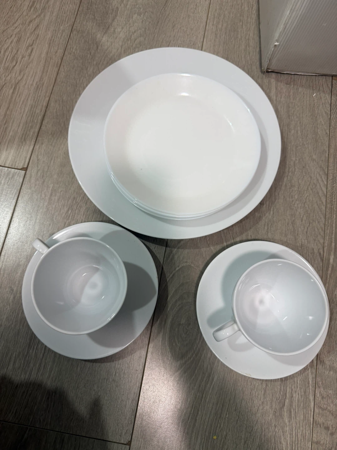 White Ceramic Dinnerware Set