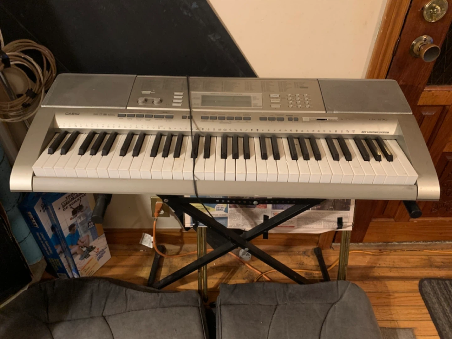 Casio LK-270 portable keyboard - photo 2