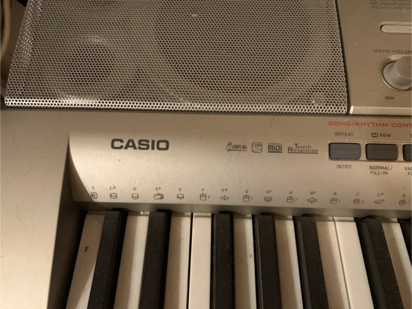 Casio LK-270 portable keyboard - photo 3