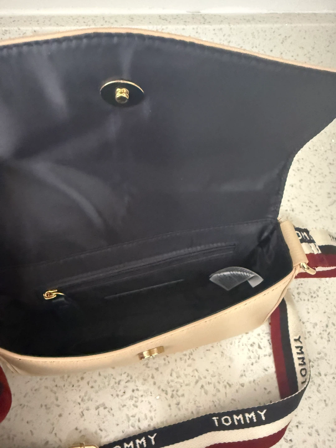 Tommy Hilfiger Crossbody Bag - photo 4
