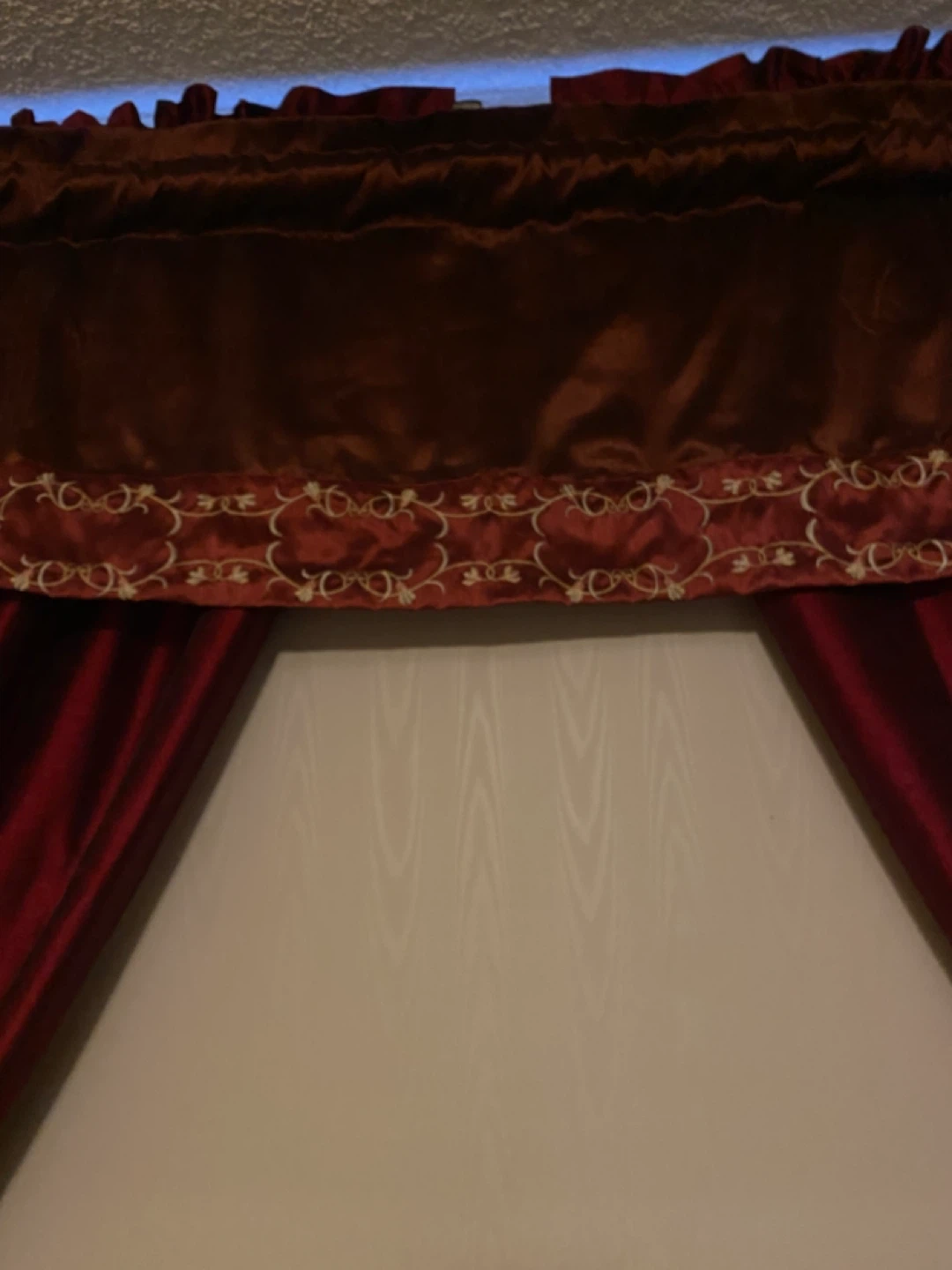 Burgundy Curtains with Valance and King Size Duvet Cover - photo 3
