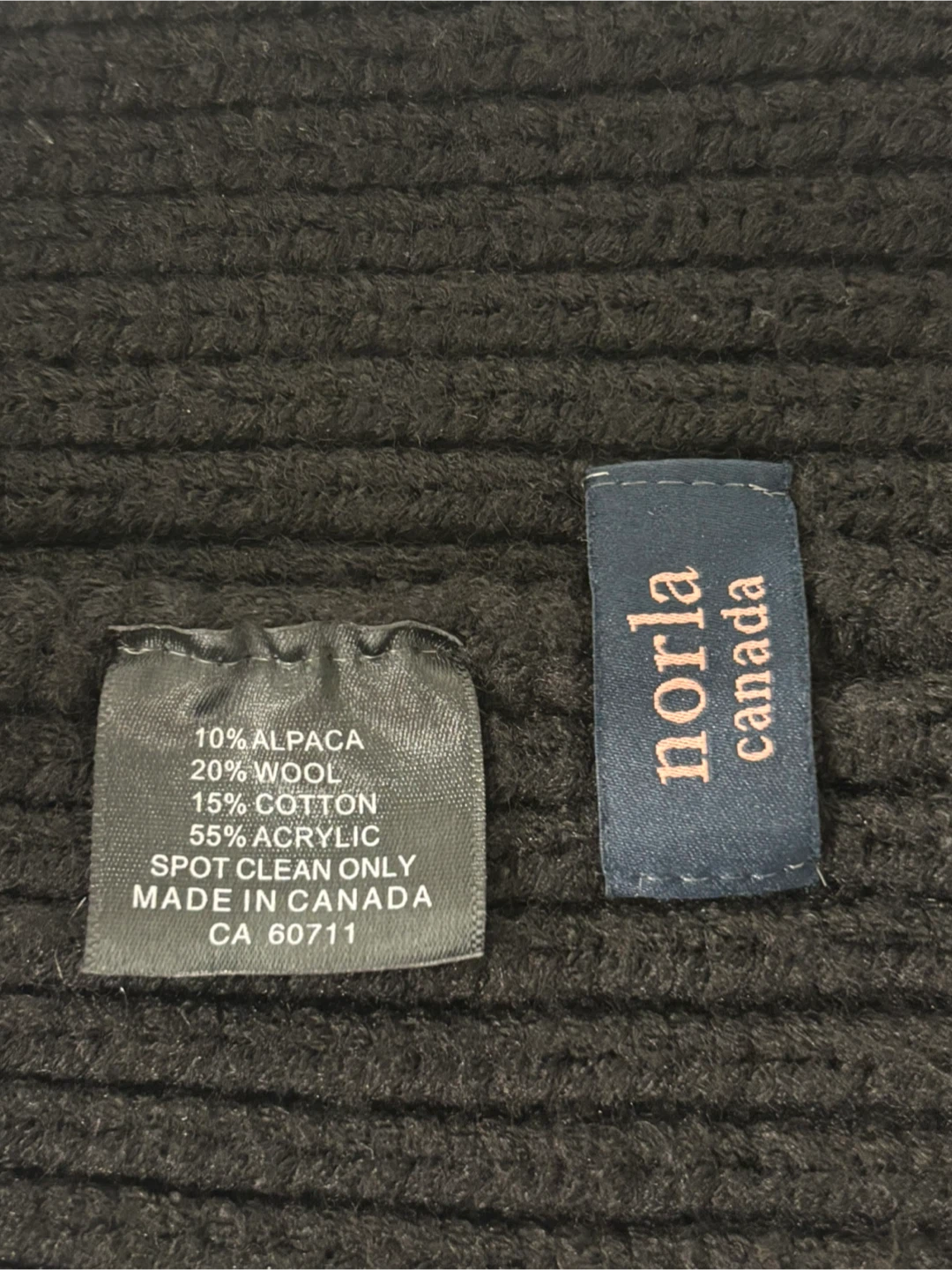 Norla Canada Black Beanie Pom Pom Beanie - photo 4
